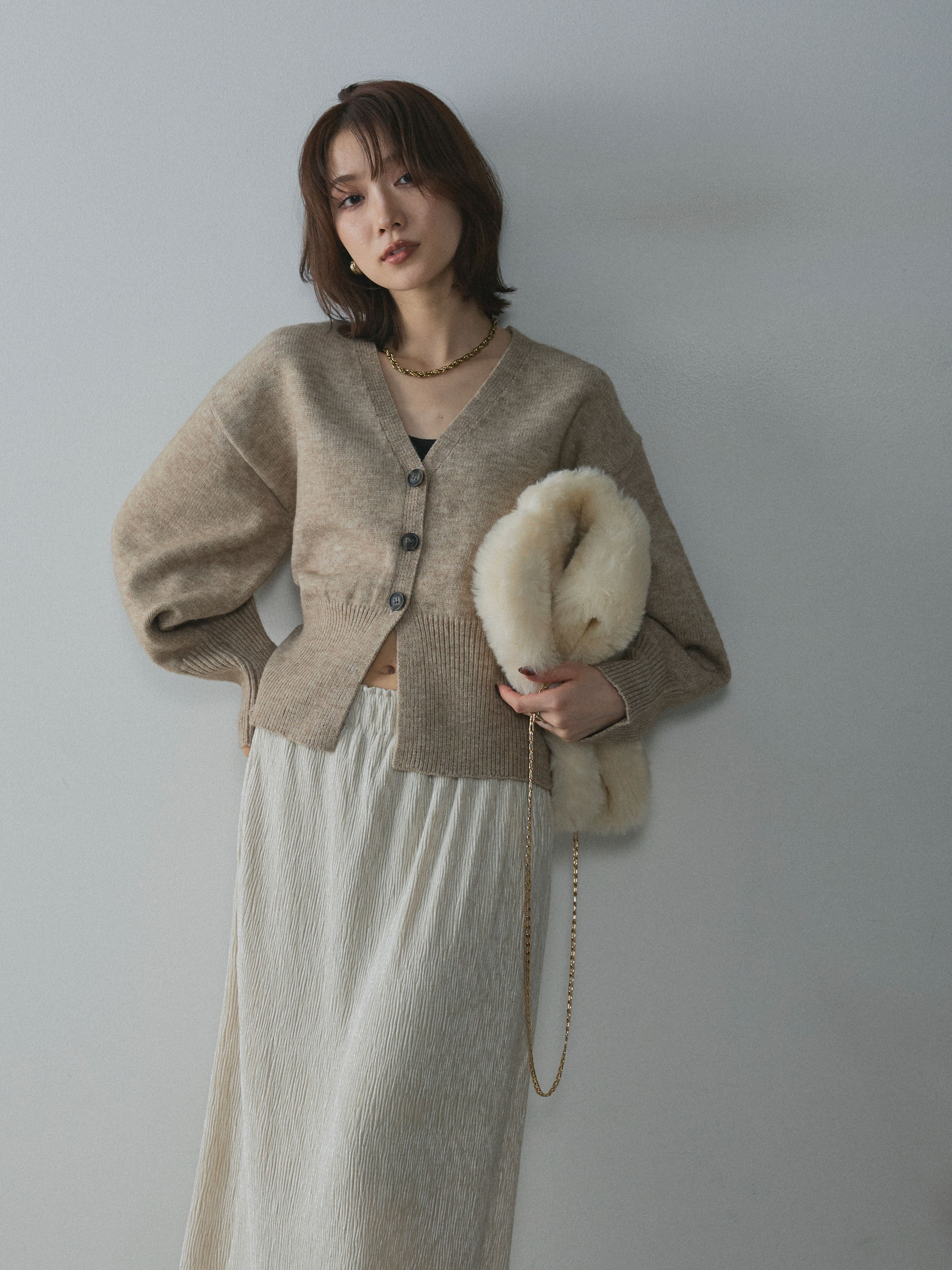 Allure】[SET]アルパカタッチVネックカーディガン+プリーツベロア