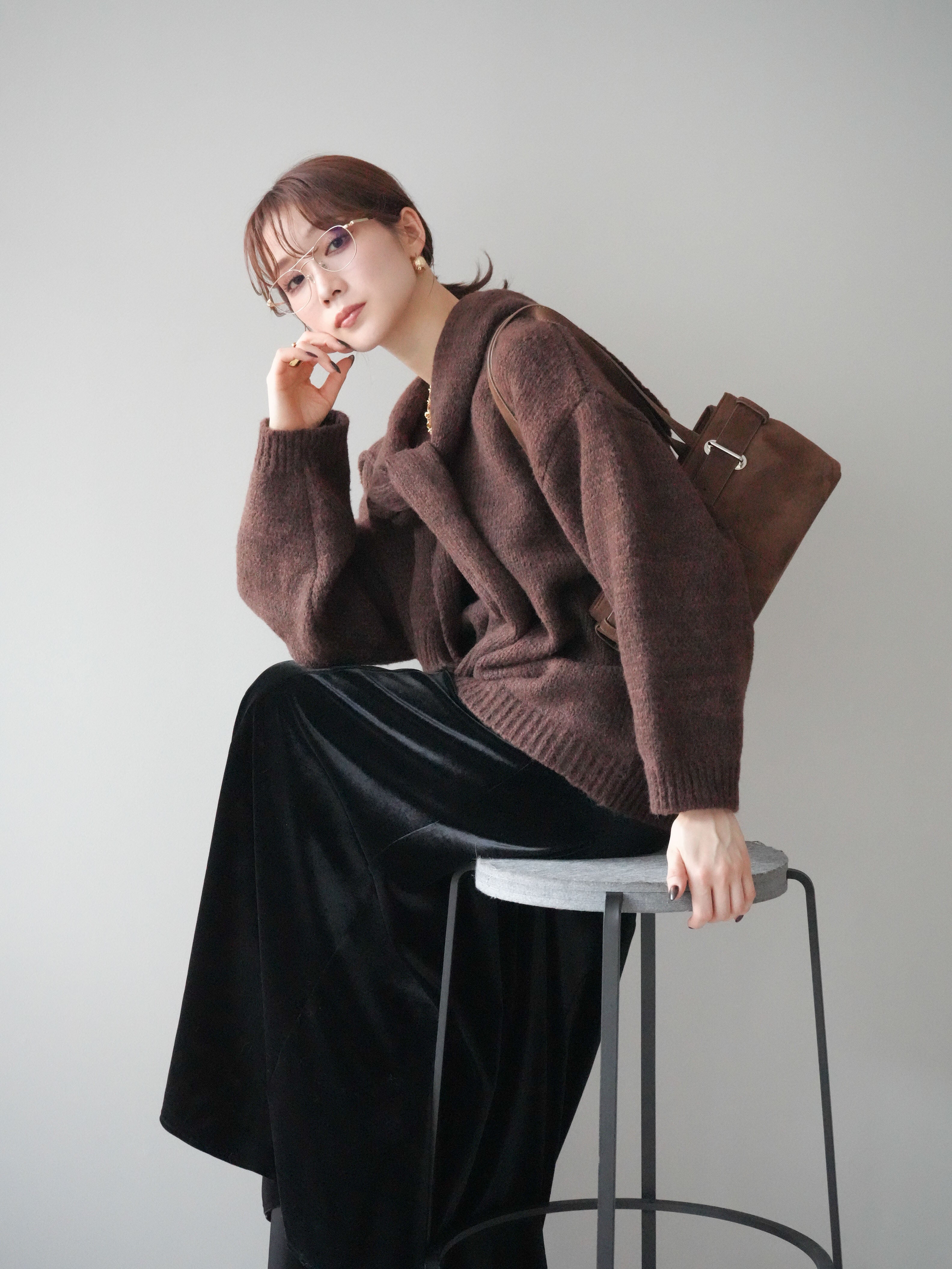 予約]ストール付きVネックニットプルオーバー/brown – Lumier