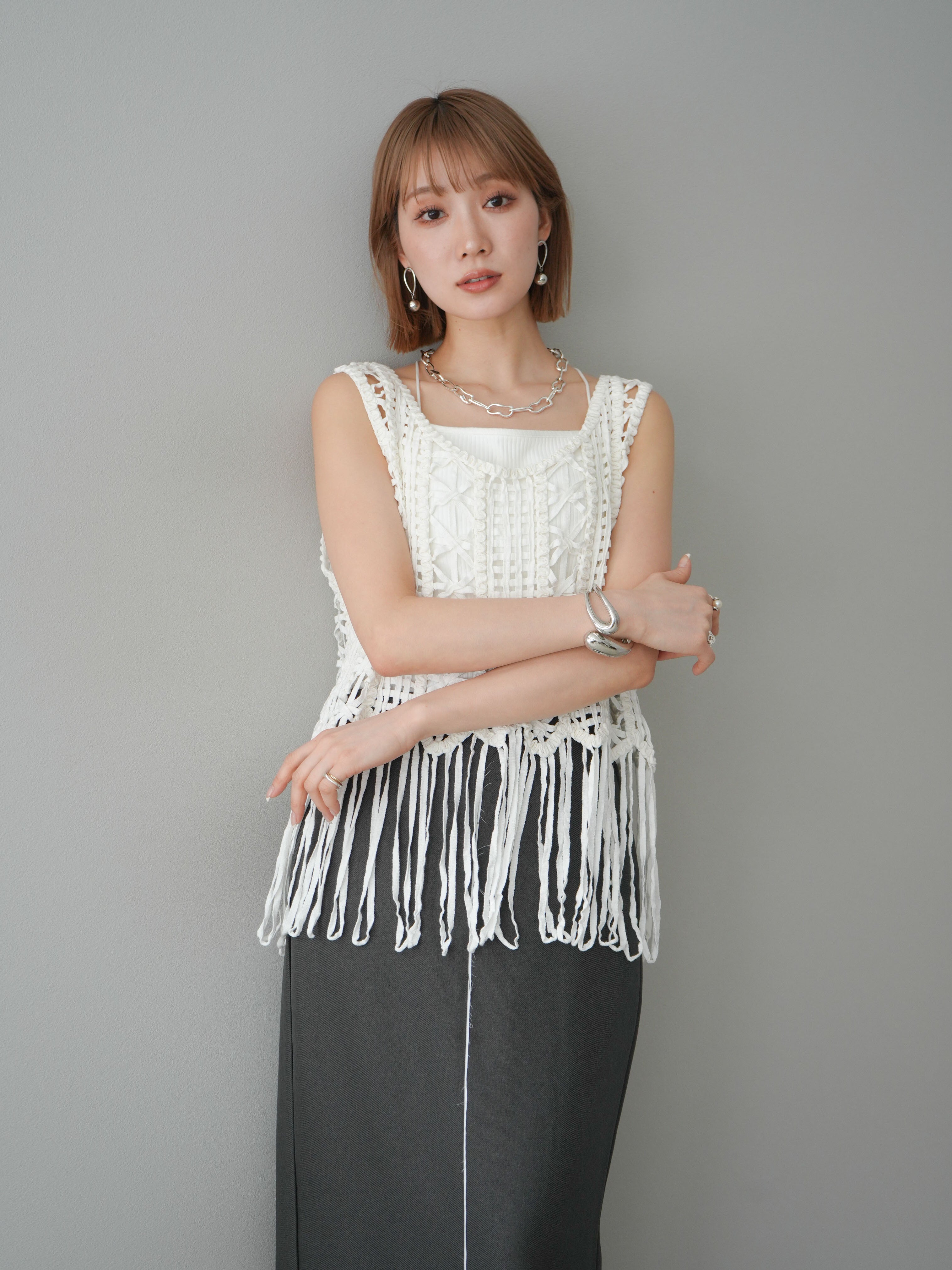 SET]クロシェフリンジノースリーブトップス+カットオフレイヤード 