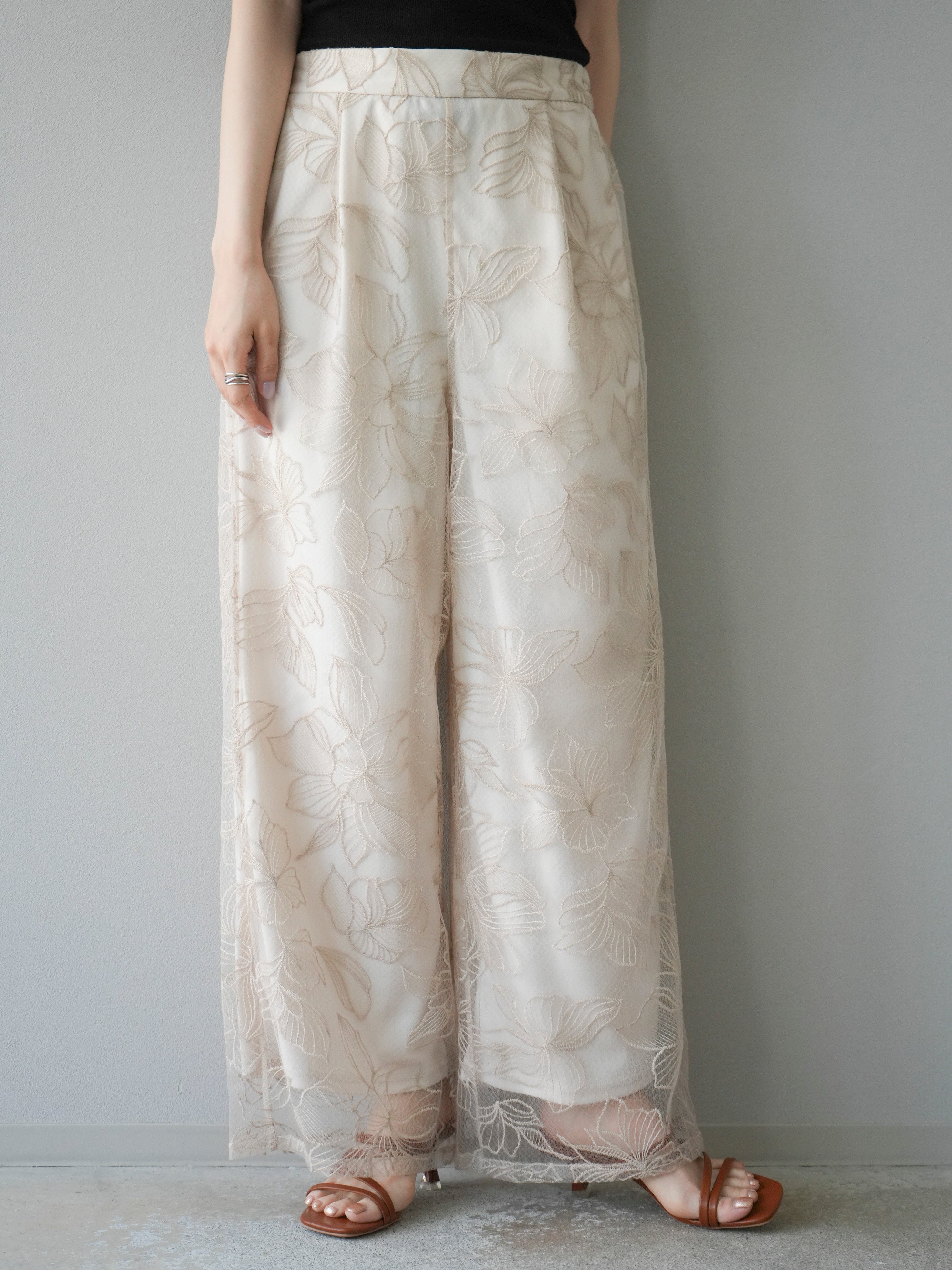 予約]チュールフラワー刺繍ワイドパンツ/エクリュ – Lumier