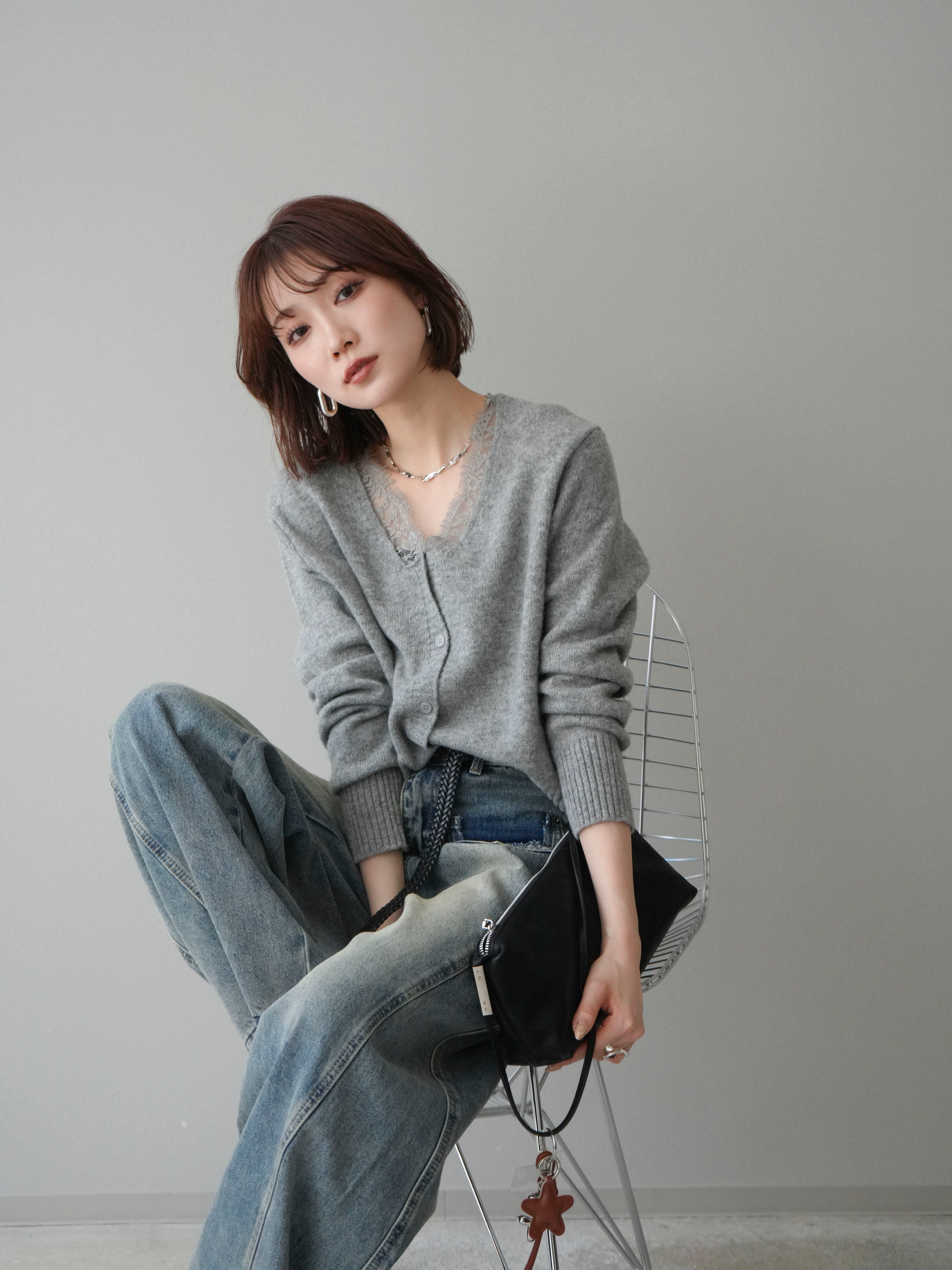 予約]レースネックニットカーディガン/lightgray – Lumier