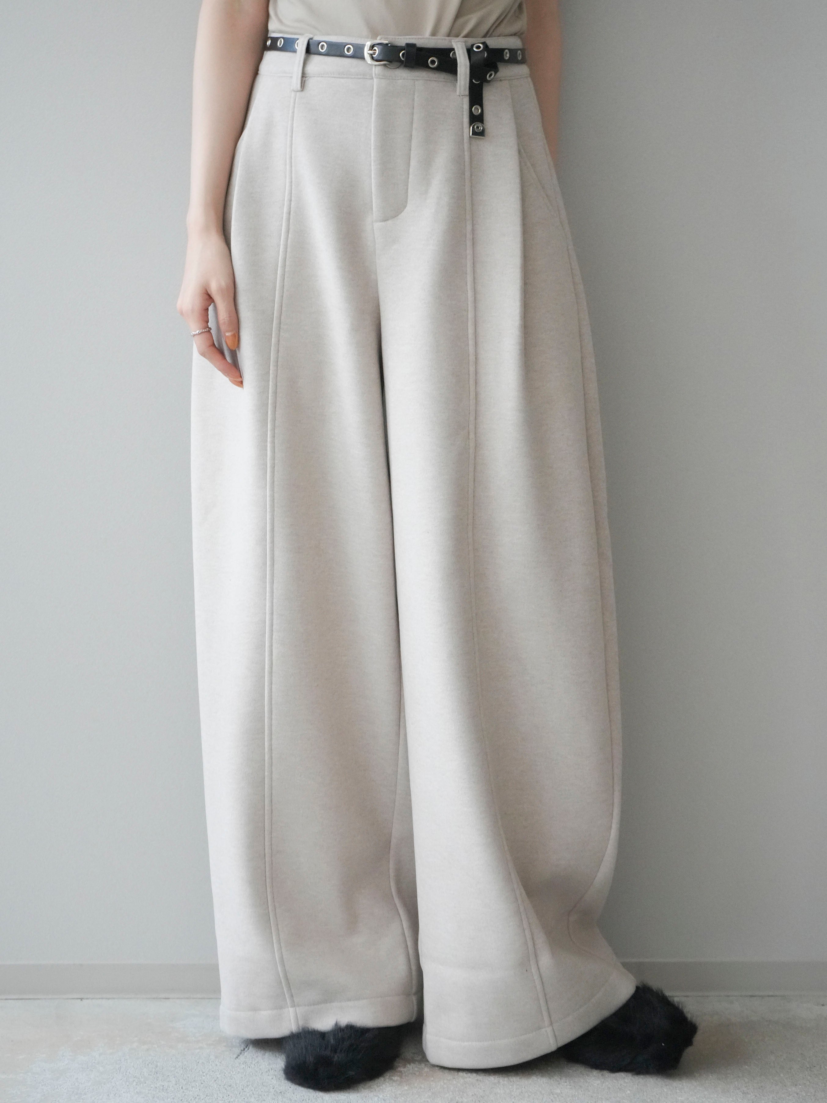 予約]ベルト付き裏起毛ワイドパンツ/ecru – Lumier