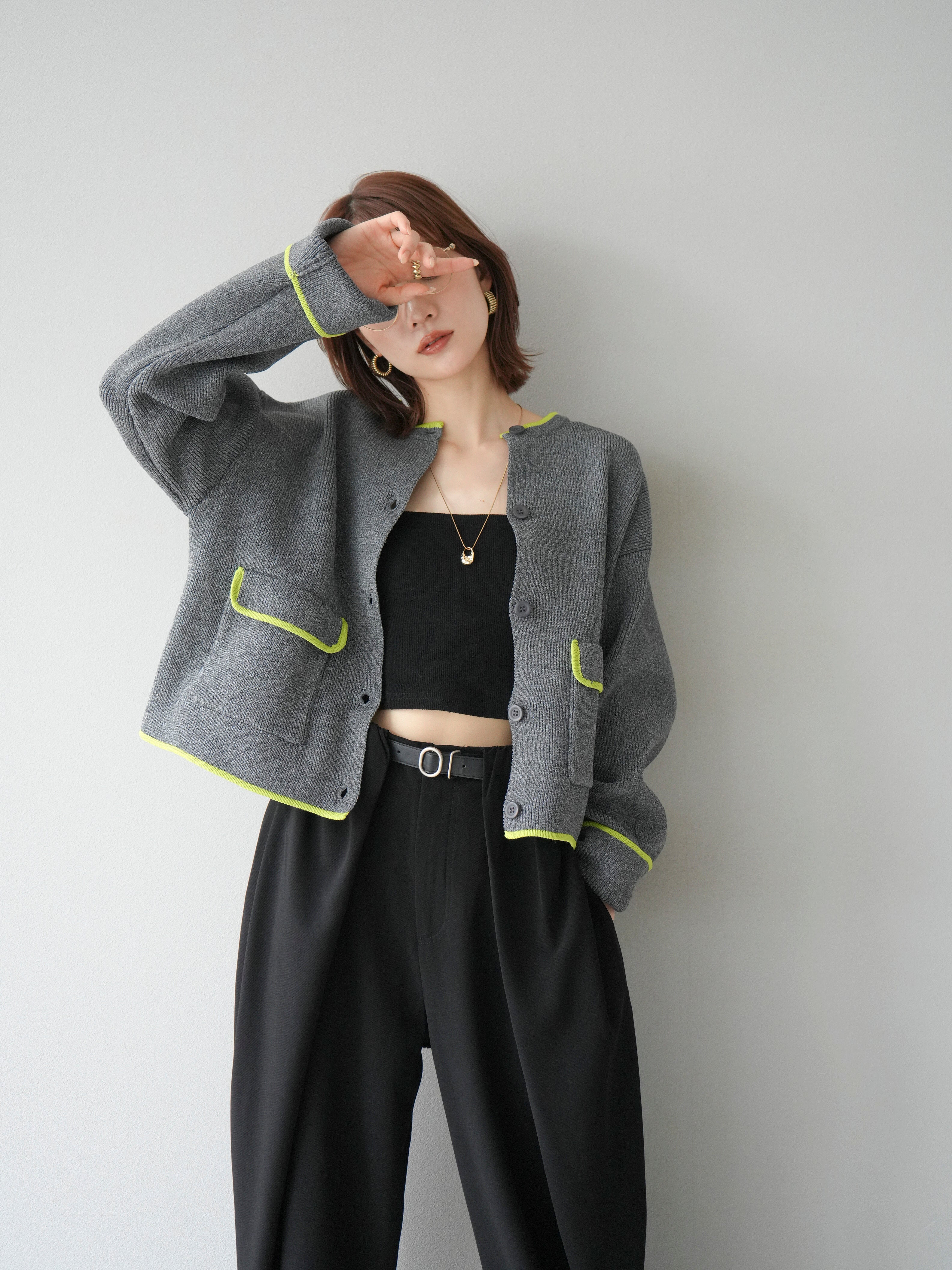 予約]ポリエステル配色クルーネックカーディガン/チャコール – Lumier