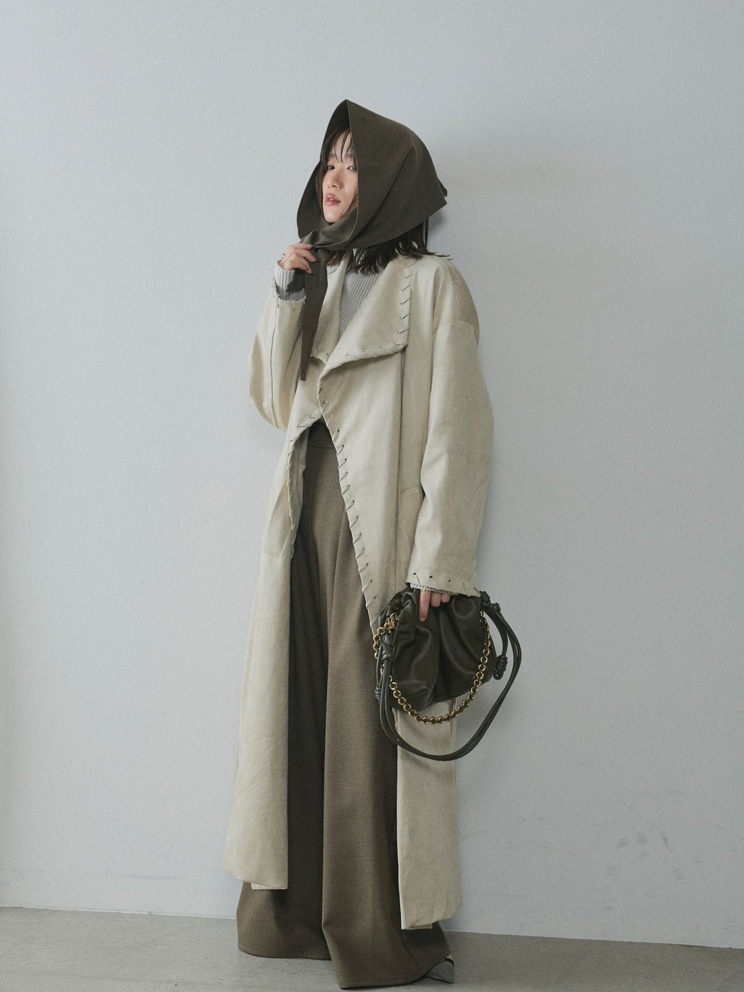 【Allure】[SET]スウェードハンドステッチロングコート+プレーティングハイネックプルオーバー(2set)