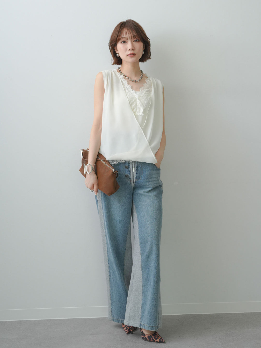 [SET]レースレイヤードカシュクールノースリブラウス+デニム切替スウェットパンツ(2set)