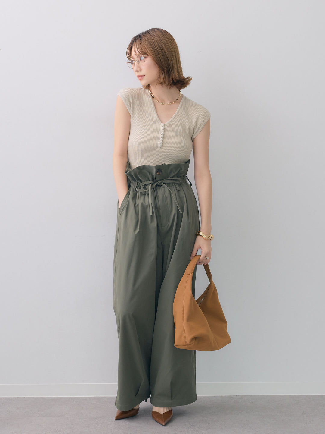 [予約]くるみボタンスリムフレンチニットトップス/beige