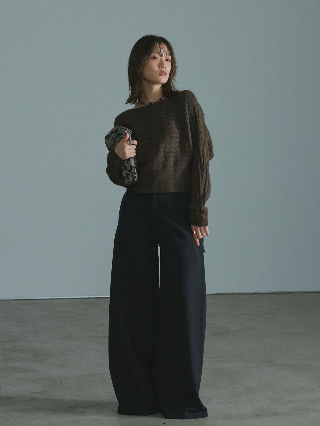 【Allure】[SET]ワンショルケーブル編みニット+サイドタックワイドパンツ(2set)