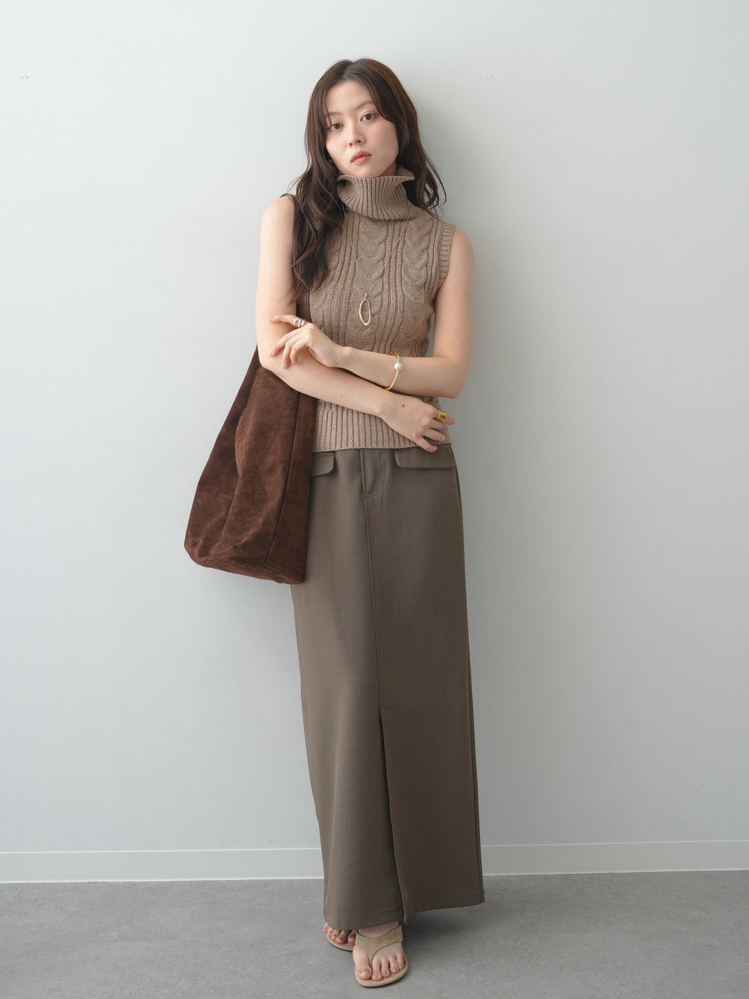[SET]ベルト付ケーブルノースリニットトップス+クレープデシンフラップ付きストレートスカート(2set)