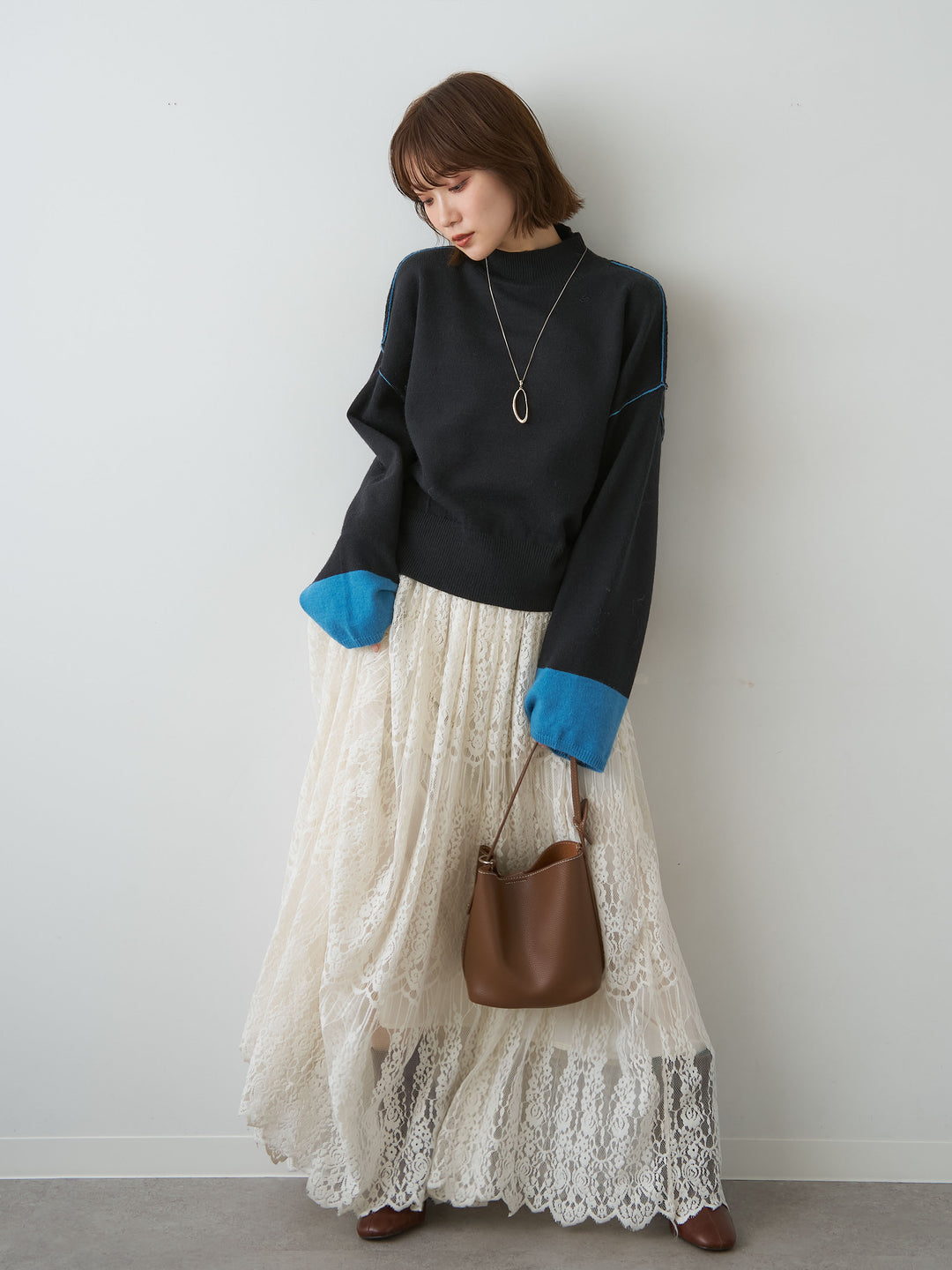 [予約]バイカラートリムワイドハイネックニットトップス/black