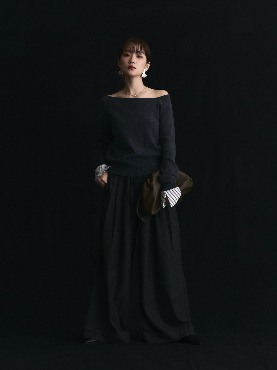 【Allure】[SET]シャツカフスフロントスリットニットプルオーバー+ウールライクストライプワイドパンツ(2set)