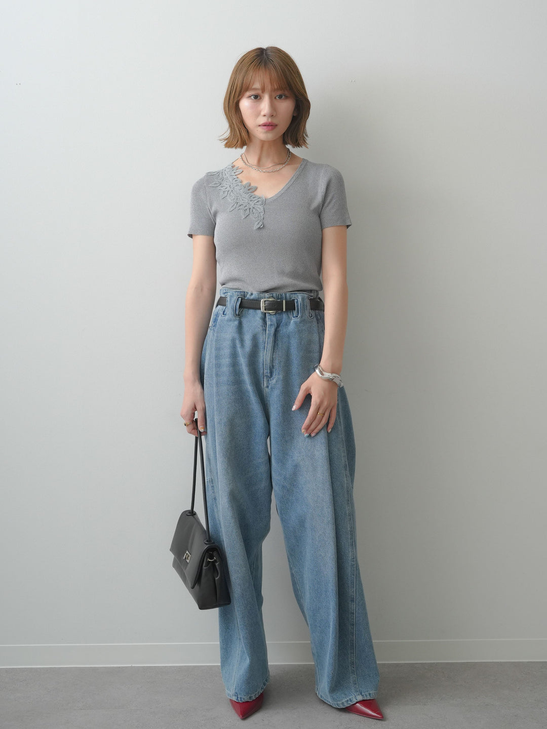 [予約]アシメフラワーレースVネック半袖ニットトップス/gray