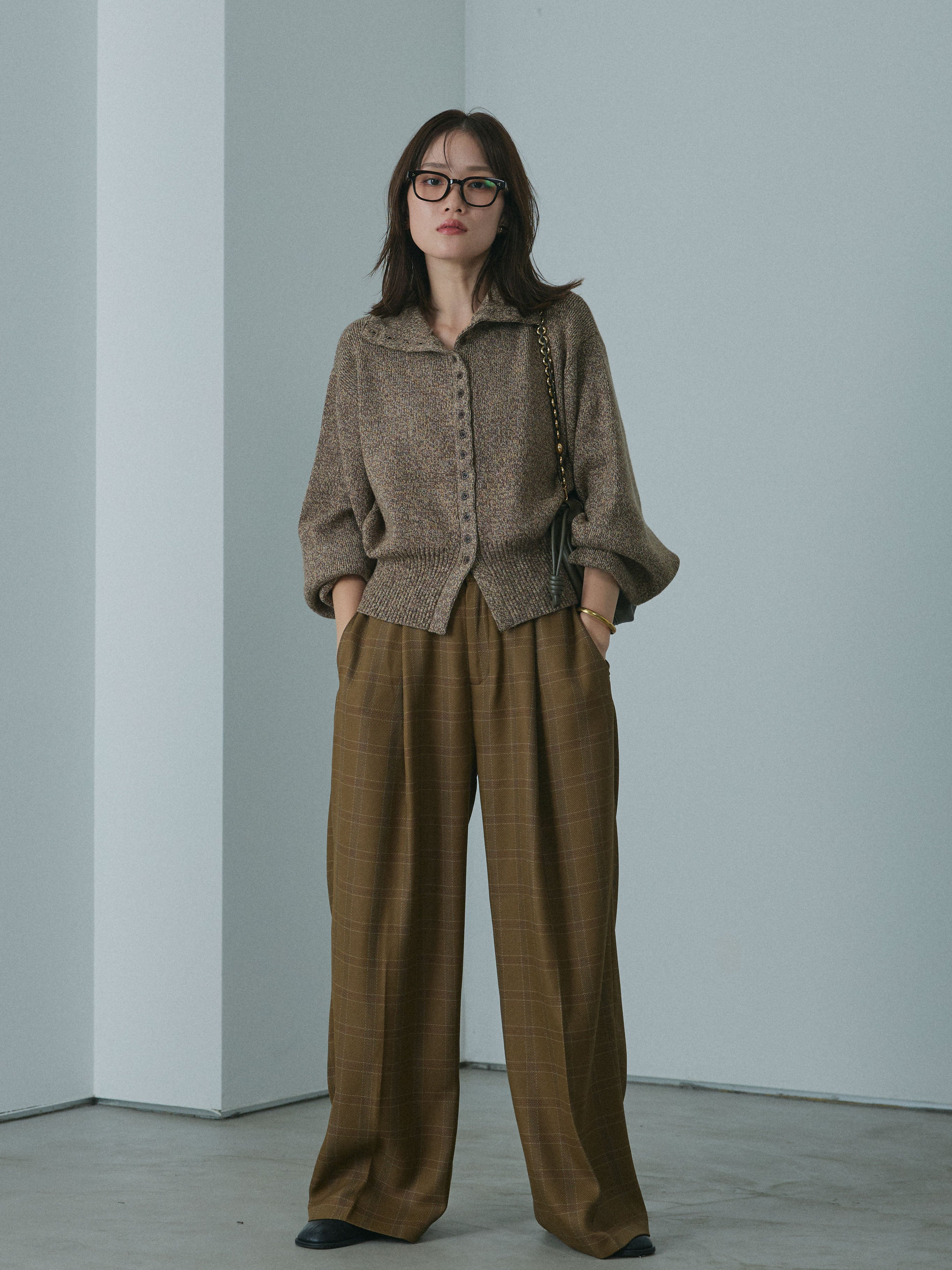 Allure】[SET]ミックスハイネックカーディガン+杢チェックタックパンツ