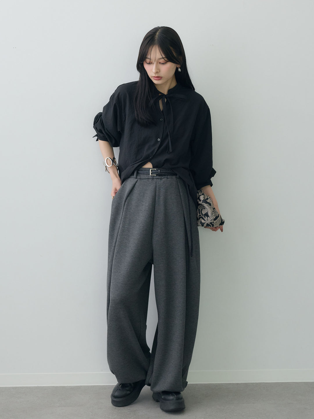[SET]バックギャザーボウタイブラウス+ボンディングドロストタックパンツ(2set)