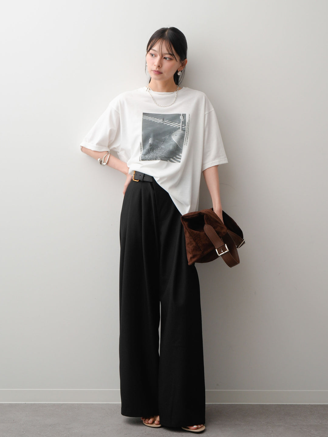 [SET]フォトプリントロゴTEE+アシンメトリーベルトタックワイドパンツ(2set)