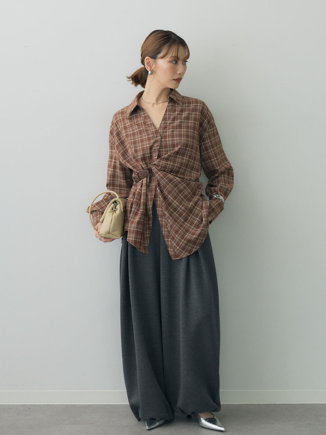 [SET]ベルテッドドレープシャツ+ボンディングドロストタックパンツ(2set)