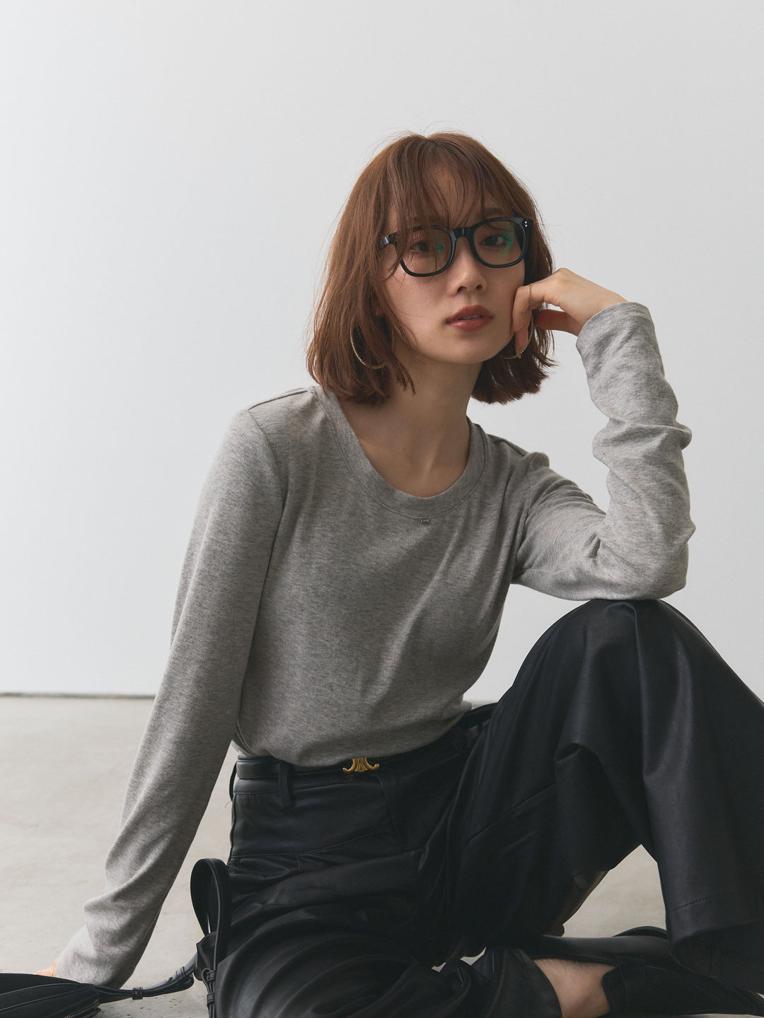 【Allure】[SET]モチーフ付Uネックシアーカットソー+モチーフ付Uネックシアーカットソー(2set)