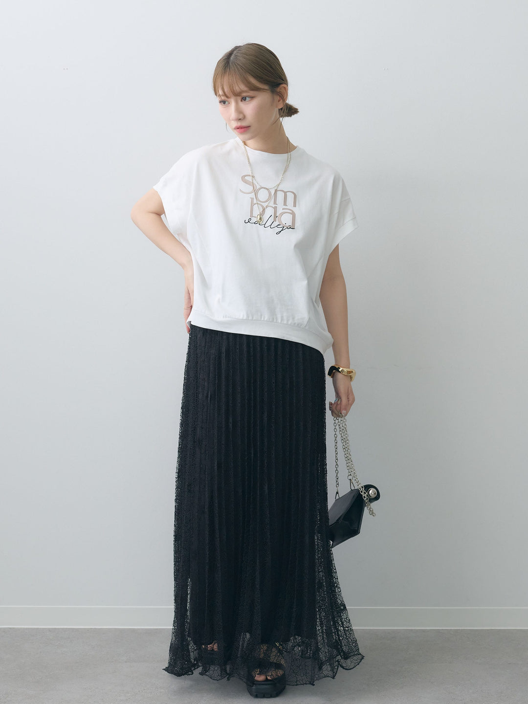[SET]立体ロゴエンボスTEE +フローラルレースプリーツスカート(2set)