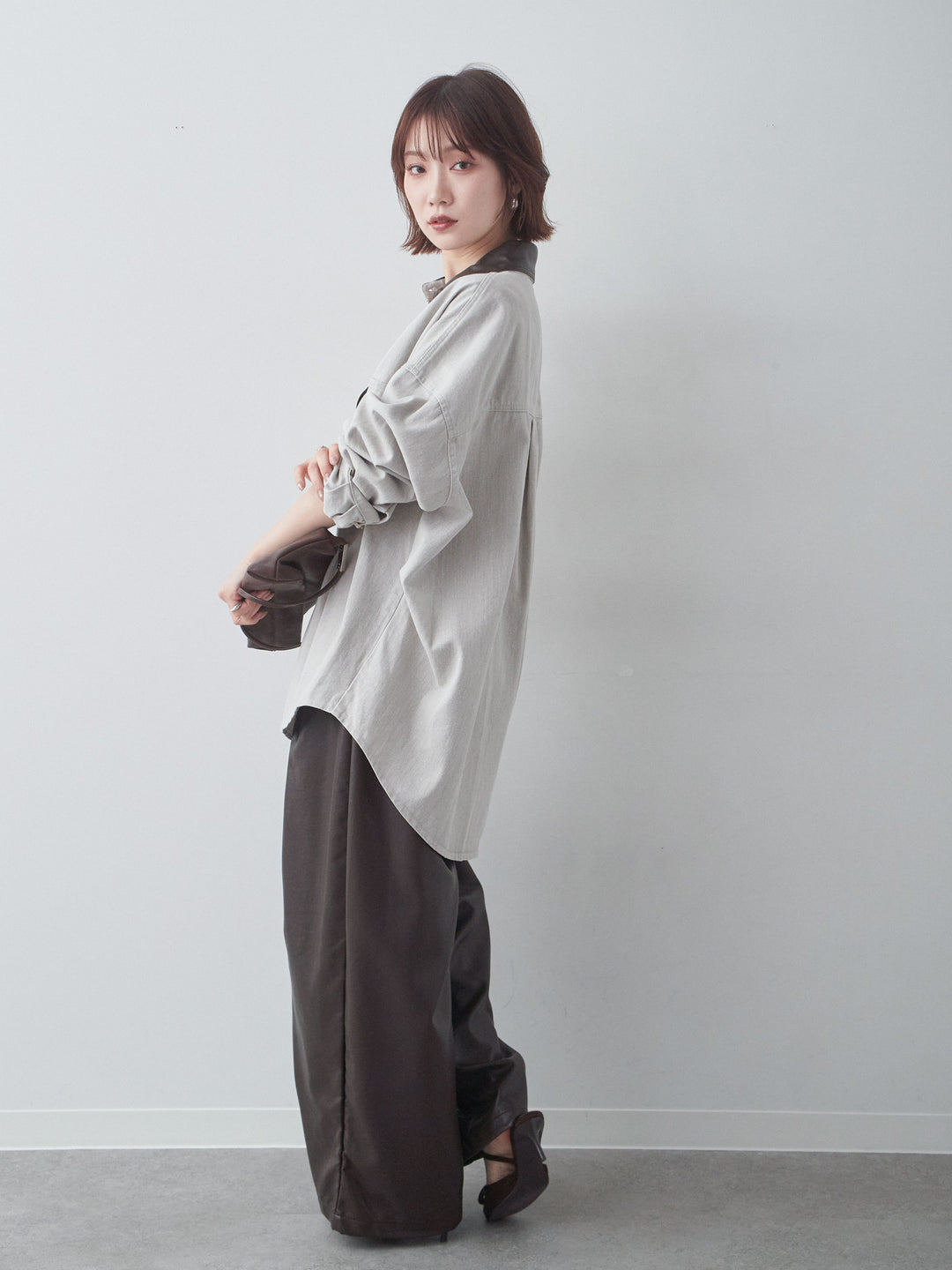 [SET]レザーカラーデザインポケットオーバーシャツ+フェイクレザーワイドパンツ(2set)