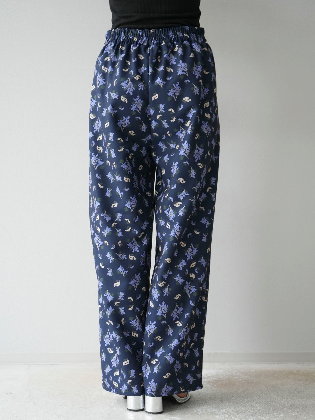 [予約]ブーケプリントタックパンツ/ネイビー