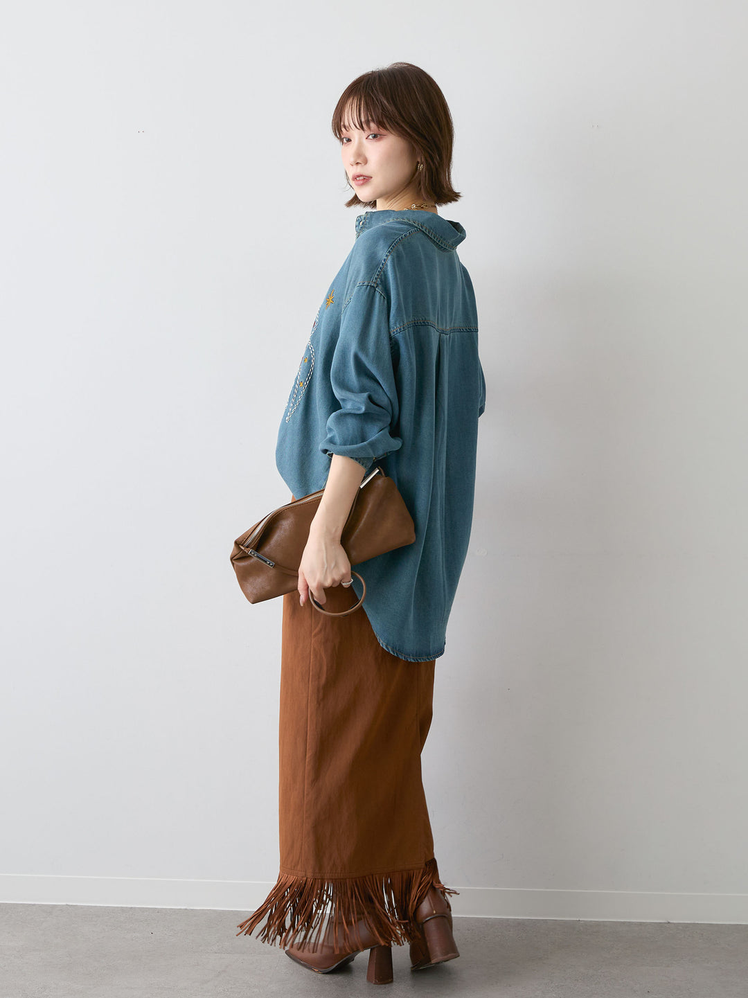 [SET]モチーフ刺繍デニムシャツ+レザータッチフリンジスカート(2set)