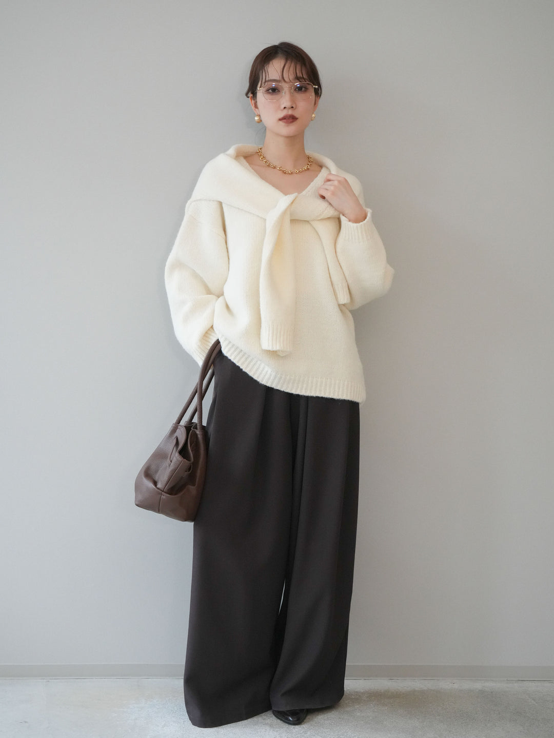 [予約]ストール付きVネックニットプルオーバー/white