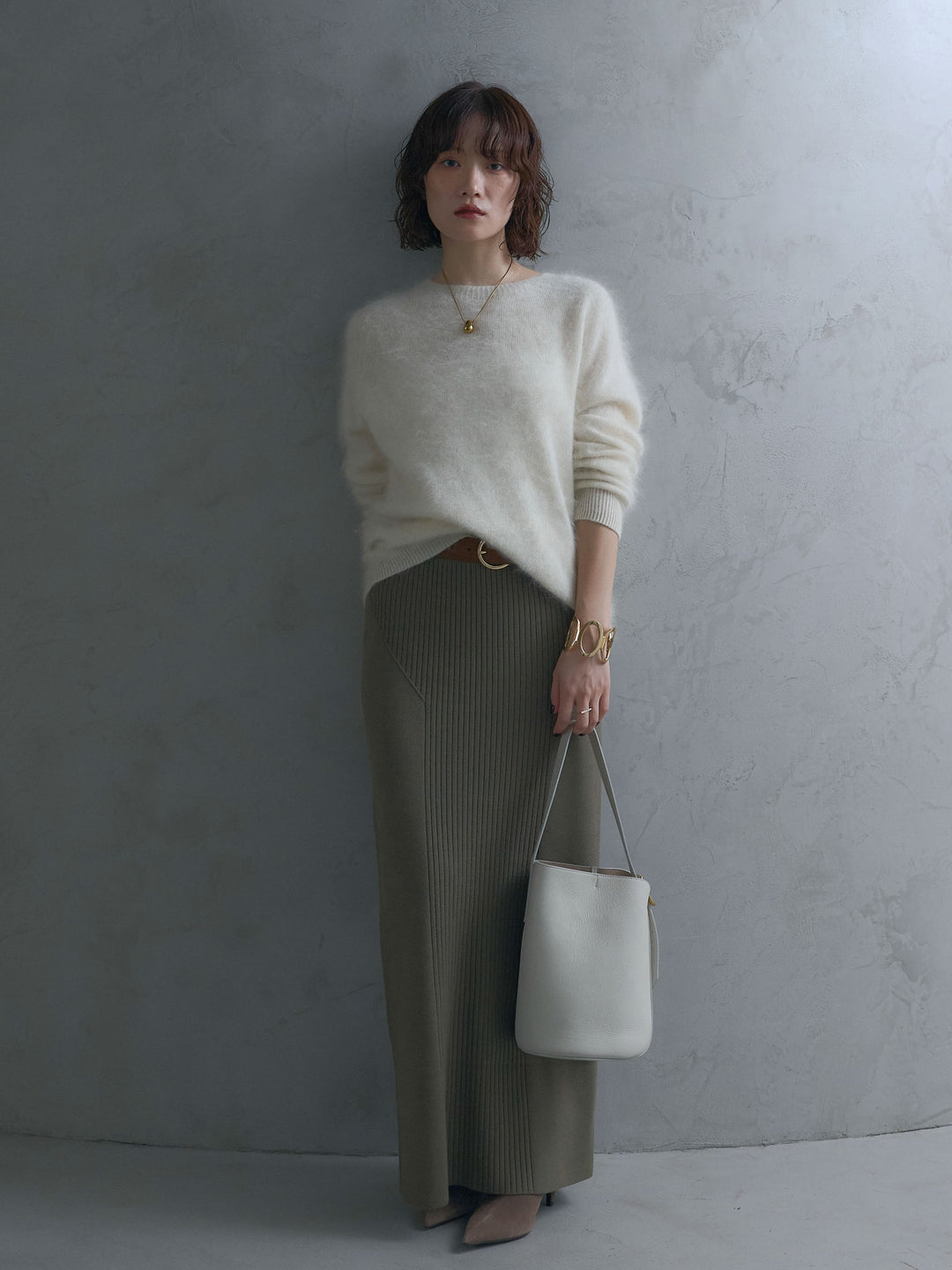 [予約]カシミア混クルーネックニットプルオーバー/white