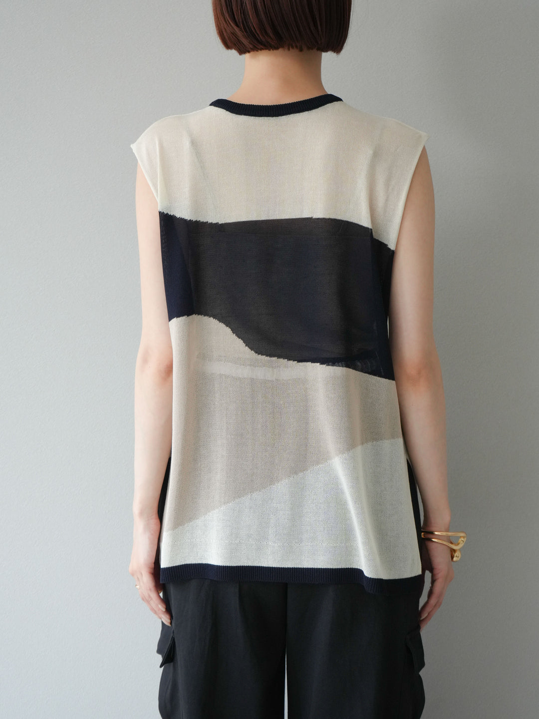 [予約]バイカラーノースリシアーニットプルオーバー/アイボリー