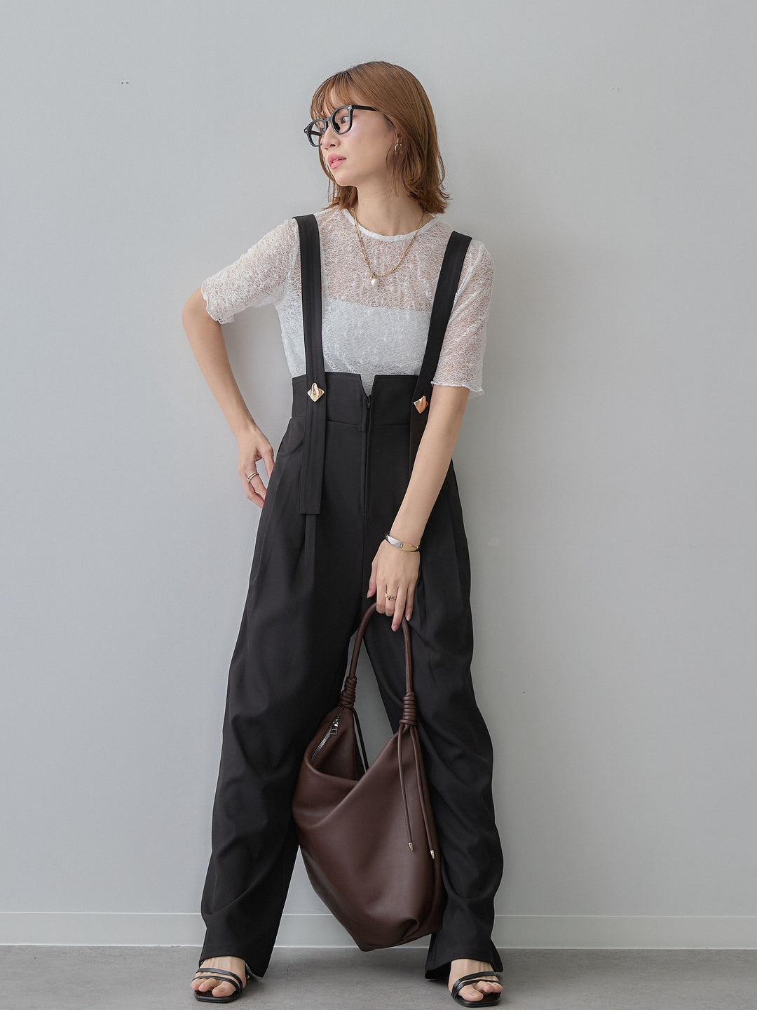 [SET]フラワーモチーフレーストップス+ゴールドボタンサスペンダーワイドパンツ(2set)