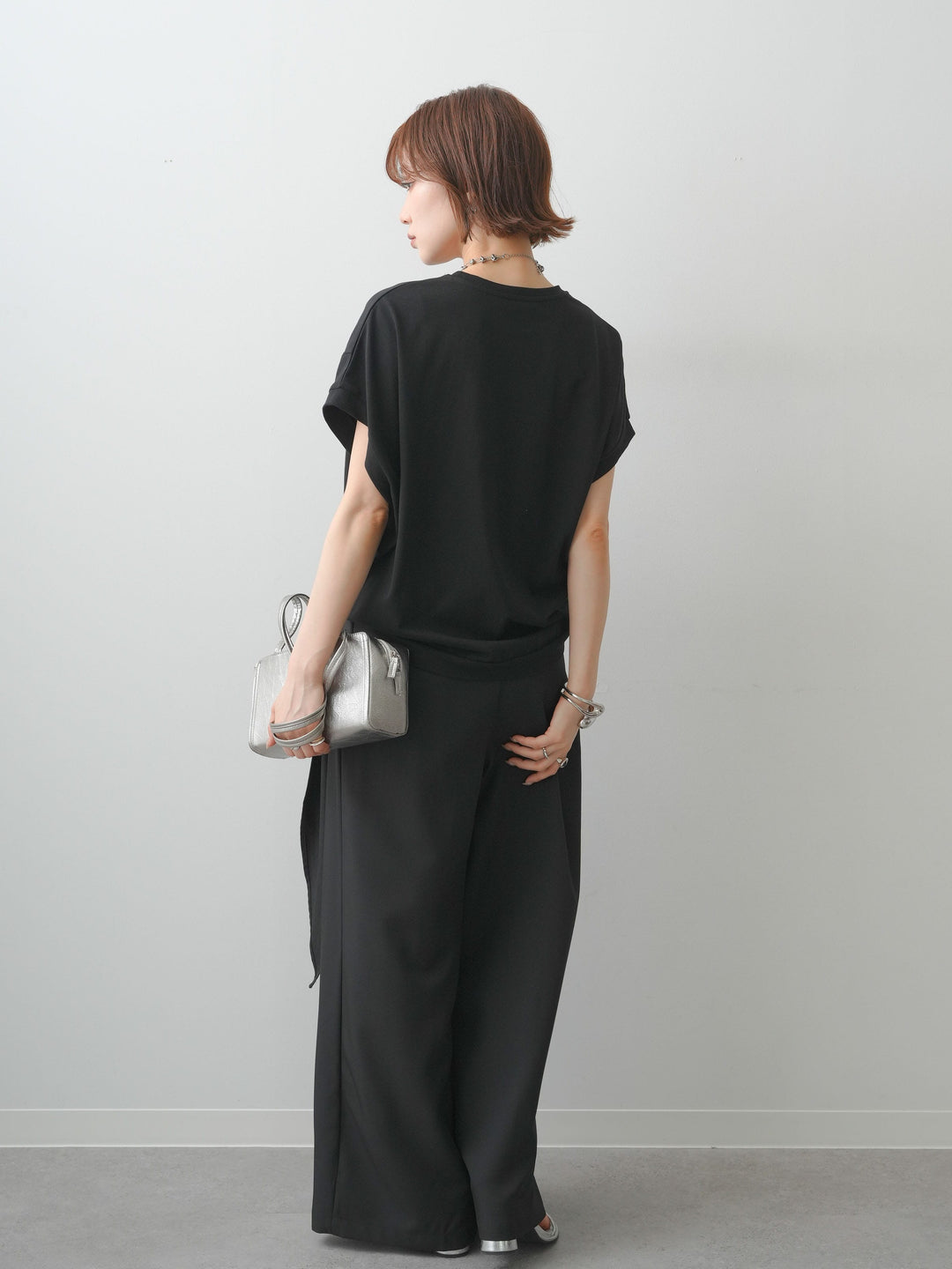 [SET]立体ロゴエンボスTEE +ビジューベルトタックワイドパンツ(2set)