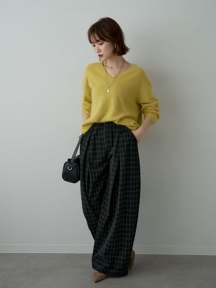 [予約]カシミア混フェザータッチVネックニットトップス/green