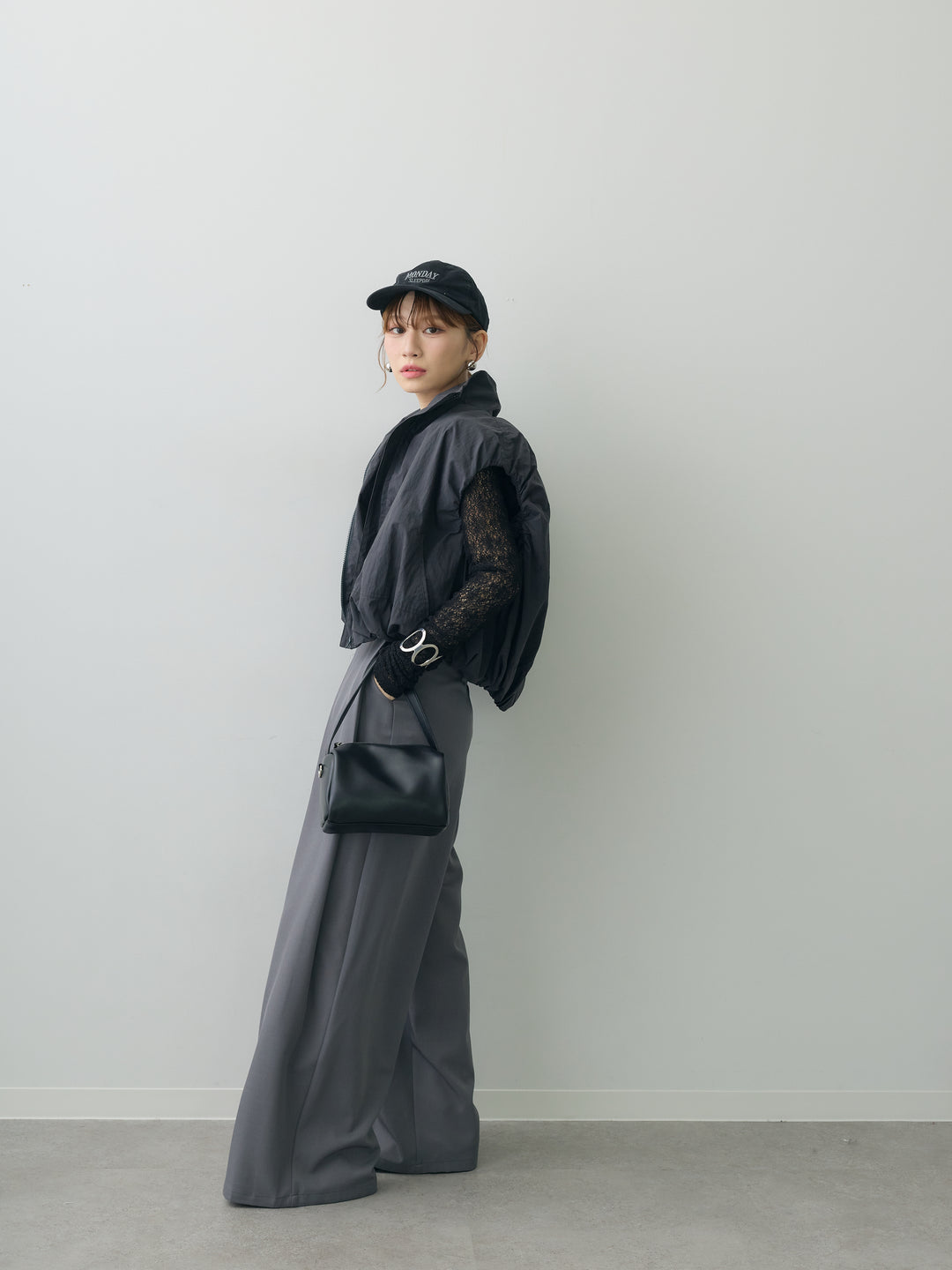 [SET]バルーンギャザーベスト+メッシュレースバックオープントップス+ベルトループデザインワイドパンツ(3set)