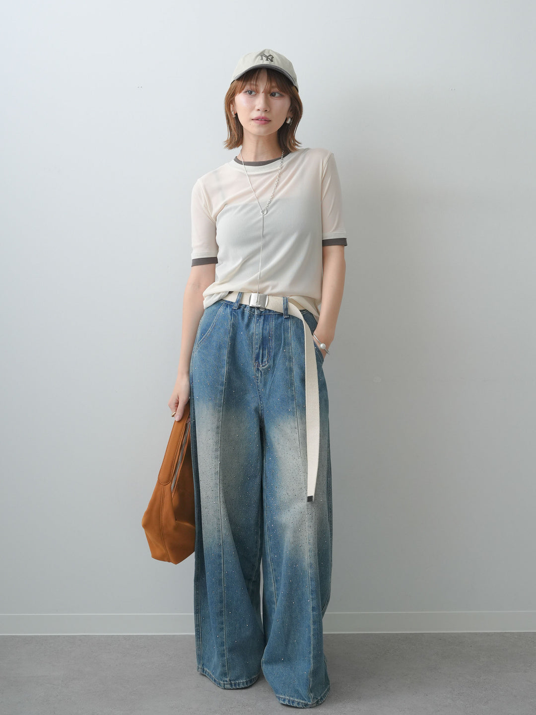 [SET]トリムレイヤードシアー半袖トップス+フロントビジューカーブデニムパンツ(2set)