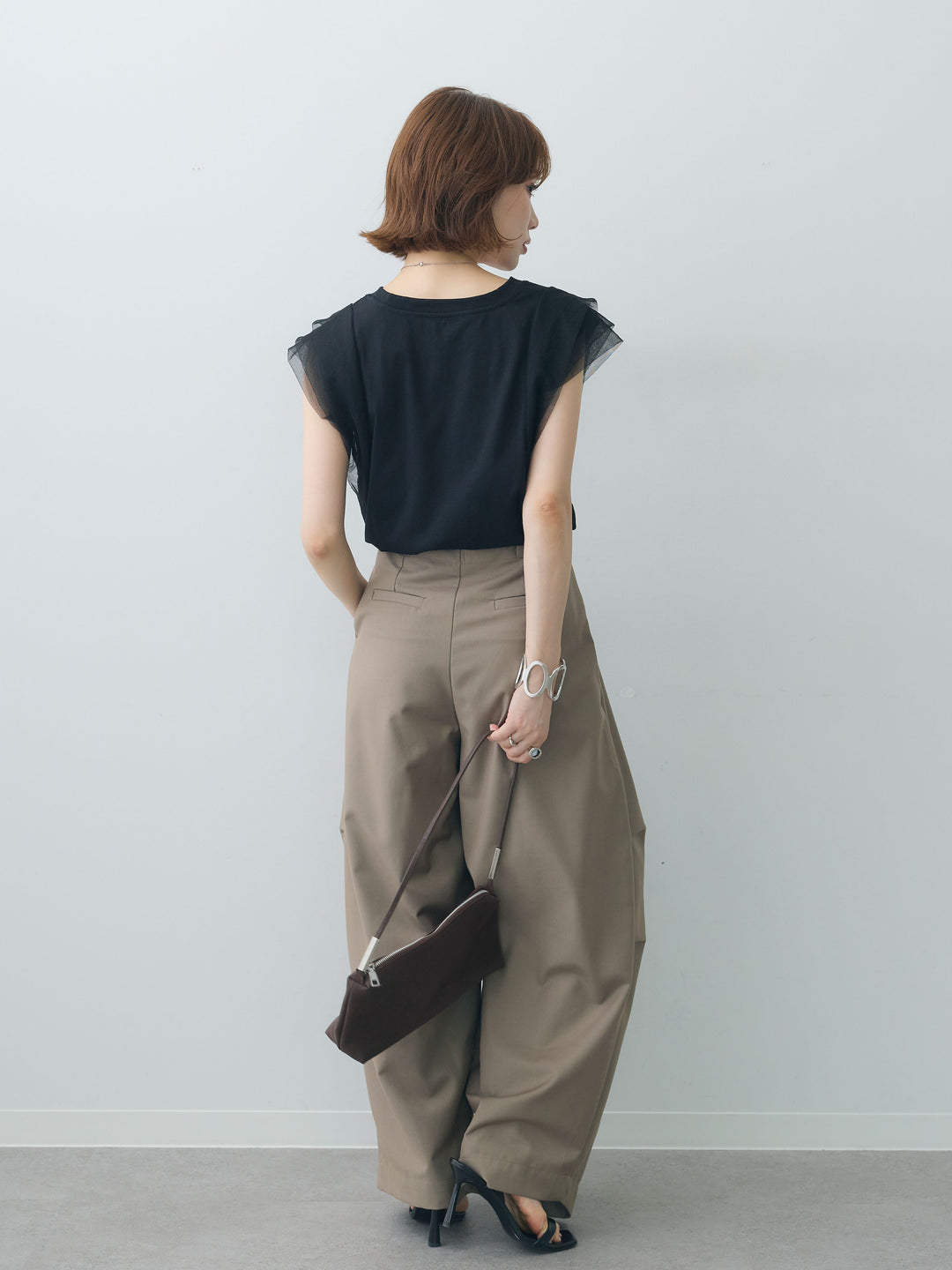 [SET]ショルダーチュールノースリTEE+ベルトループカーブタックワイドパンツ(2set)