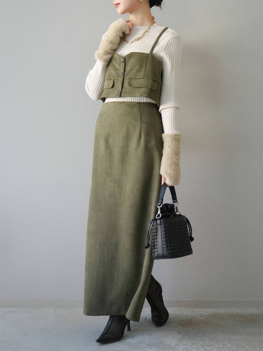 [SET]スウェードビスチェ+アームシャギーランダムリブニットトップス+スウェードIラインスカート(3set)