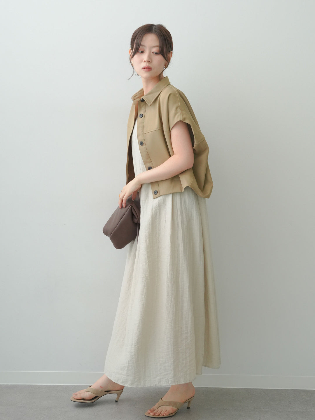 [SET]リネンライクタックフレアキャミワンピース+カップ付きバッククロスキャミソール+クレープデシンランタンノースリシャツ(3set)