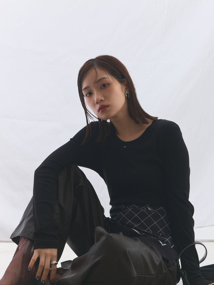 【Allure】[SET]モチーフ付Uネックシアーカットソー+モチーフ付Uネックシアーカットソー(2set)