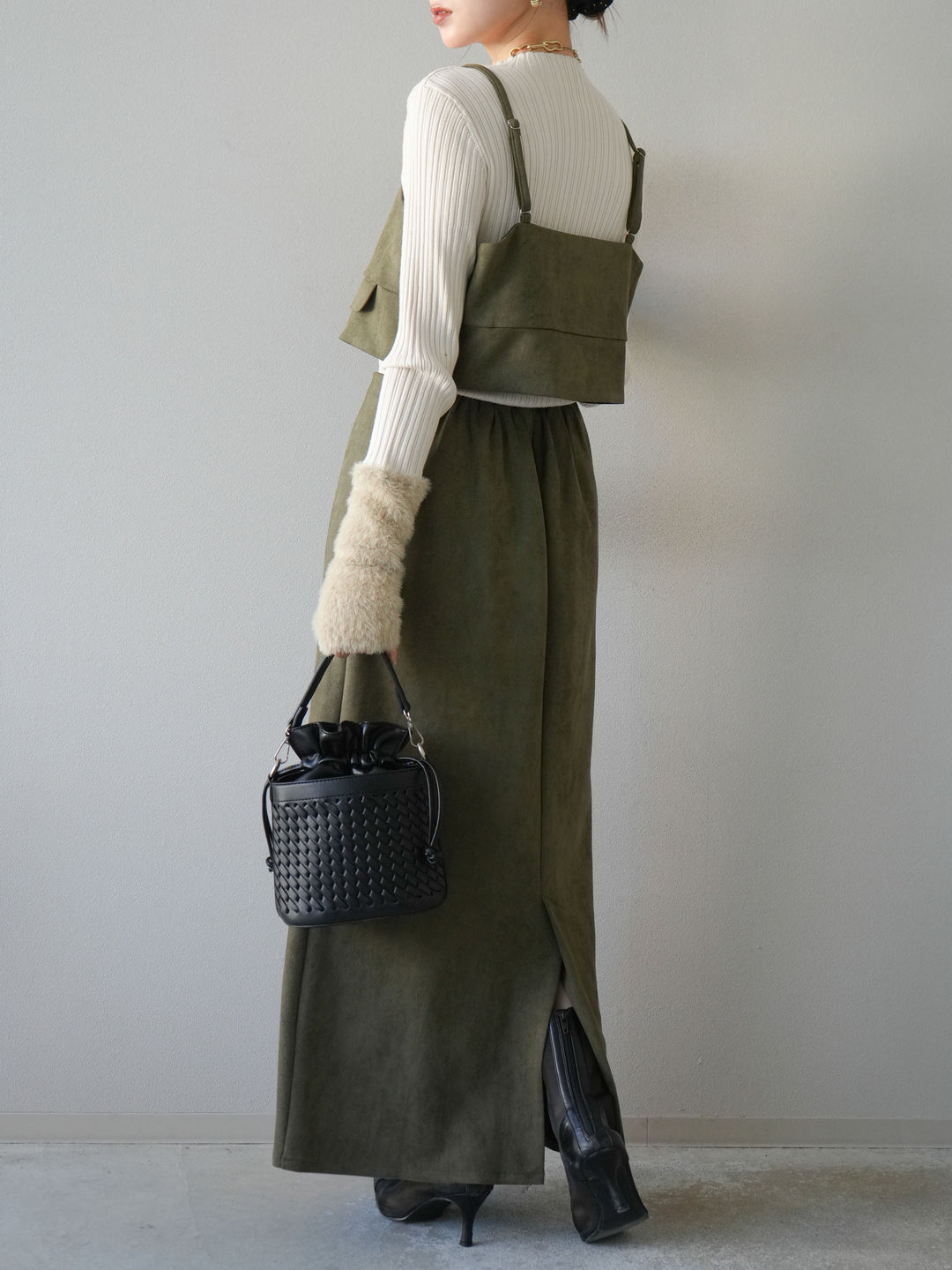 [SET]スウェードビスチェ+アームシャギーランダムリブニットトップス+スウェードIラインスカート(3set)