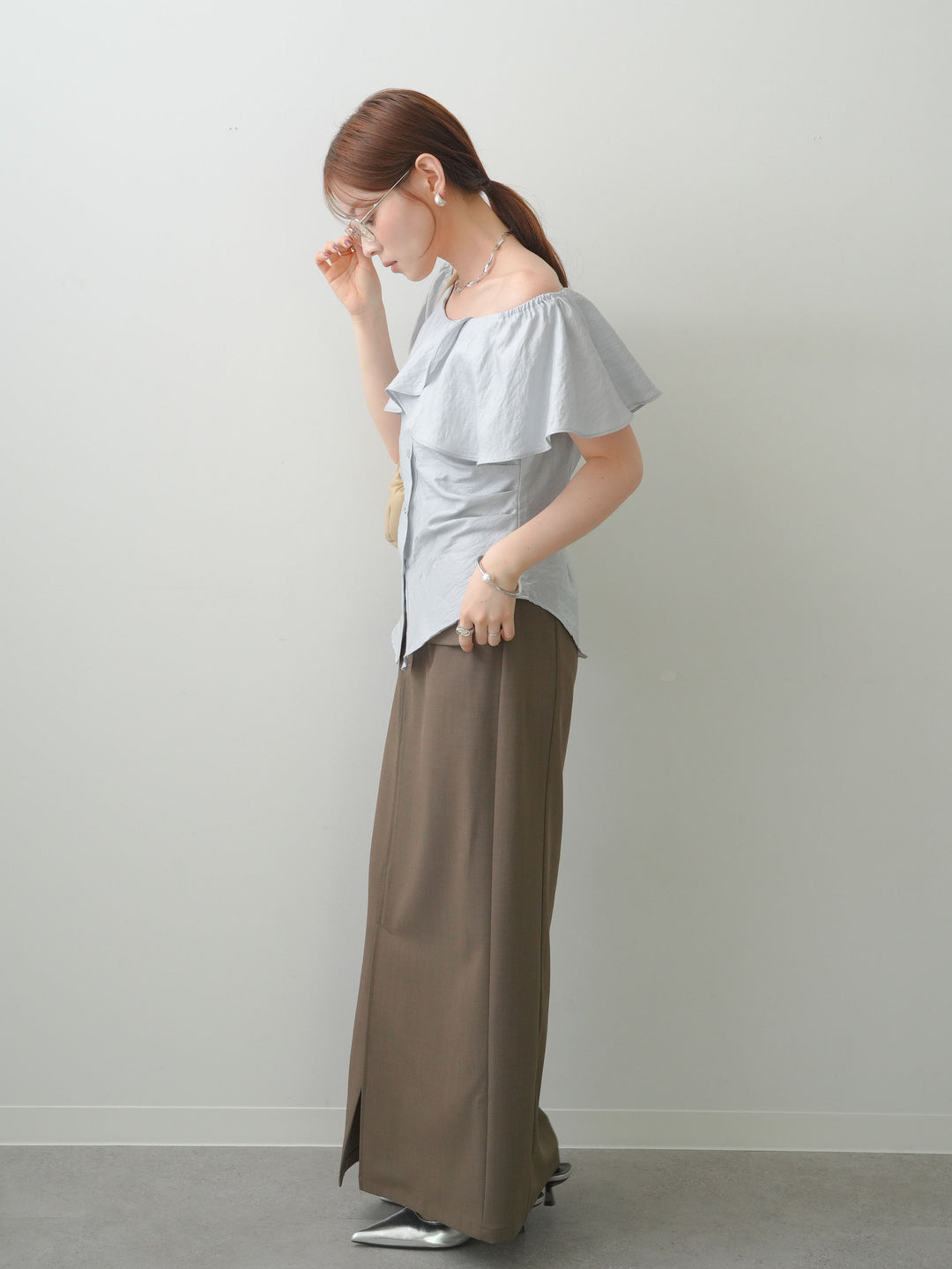 [SET]ラッフルオフショルブラウス+クレープデシンフラップ付きストレートスカート(2set)