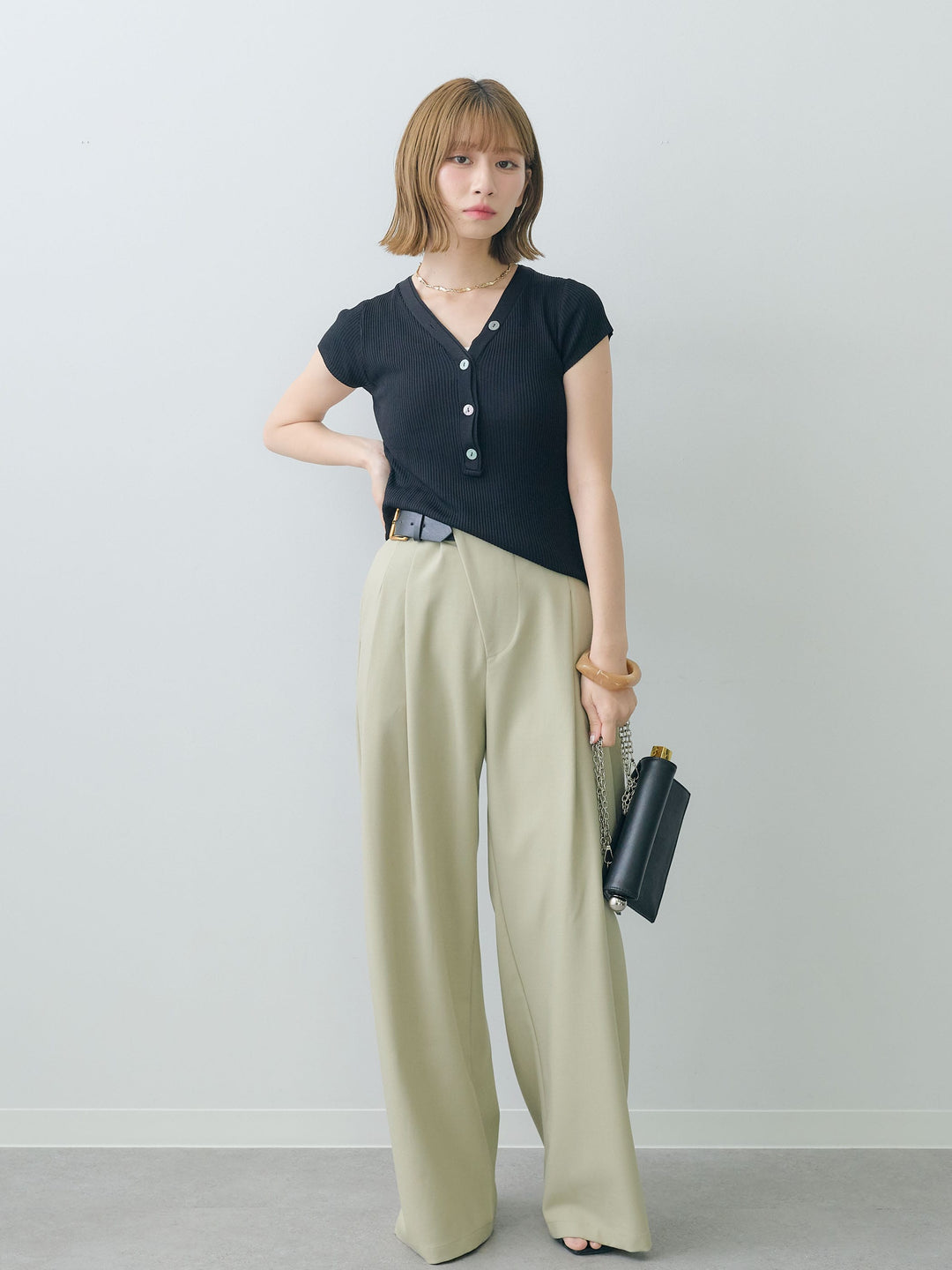 [SET]ネックレイヤードヘンリーVネックリブニットトップス+アシンメトリーベルトタックワイドパンツ(2set)