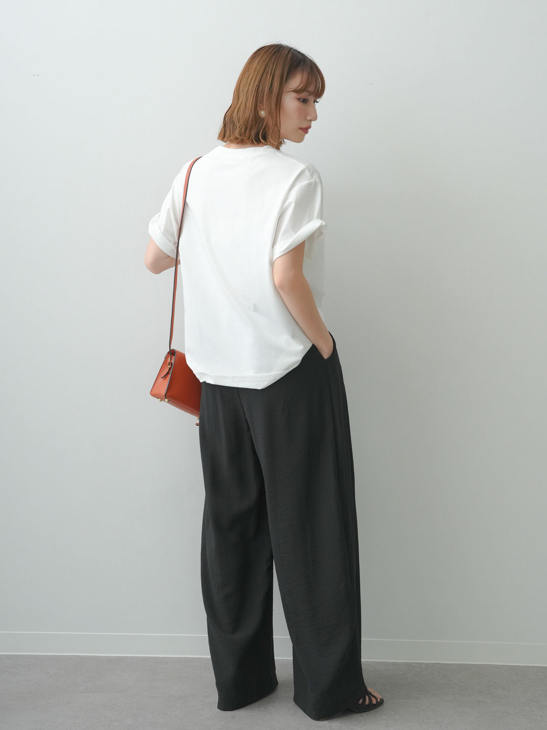 [SET]クールタッチアートロゴオーバーTEE+ベルト付ワッシャーライトワイドパンツ(2set)