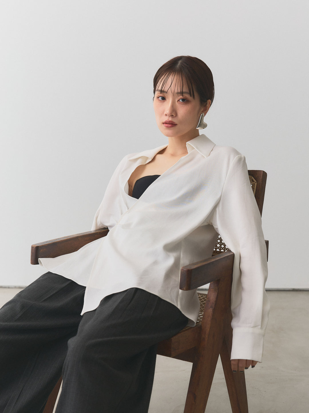 【Allure】[SET]ドレープデザインシャツ+ウールライクストライプワイドパンツ(2set)