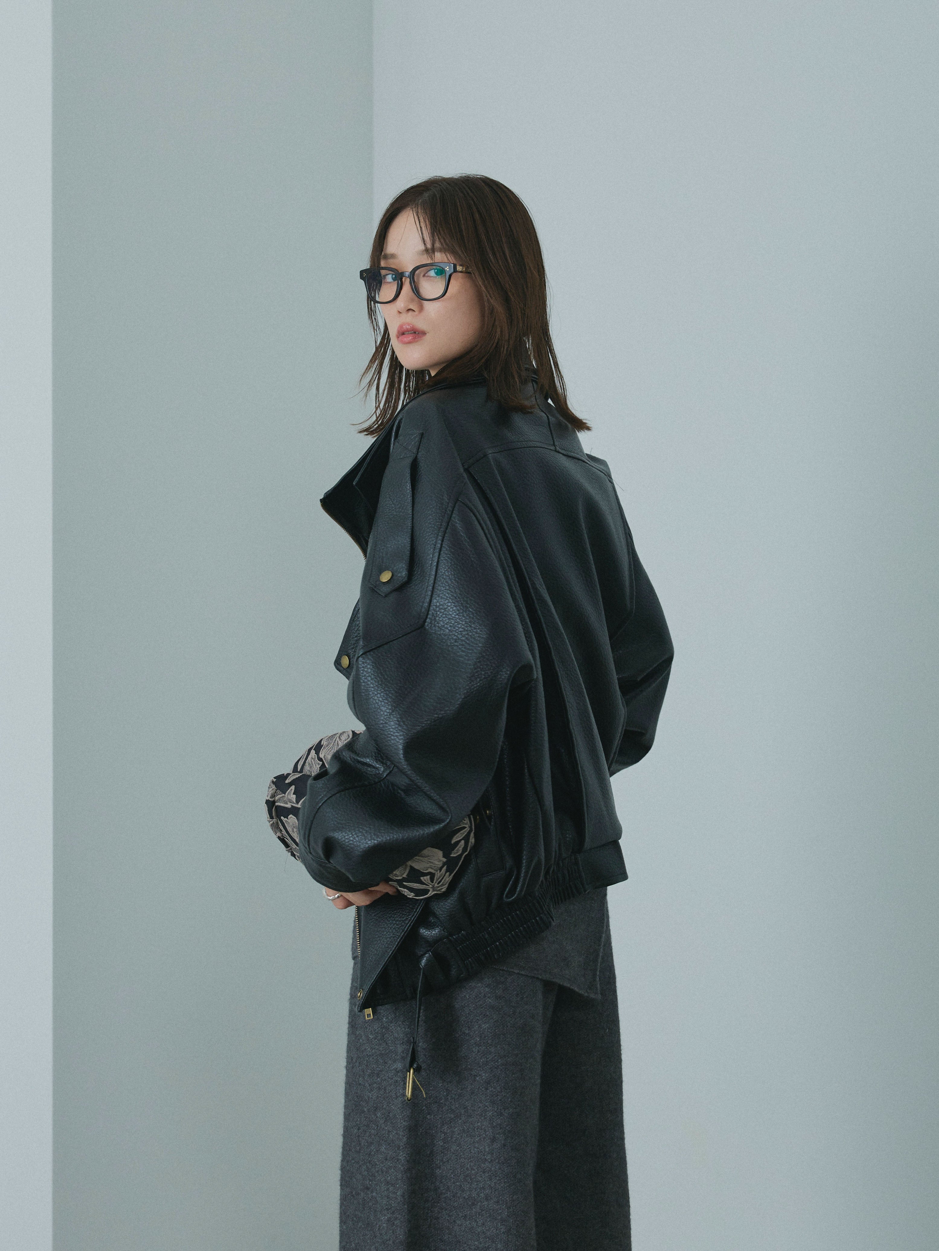 予約]スタンドカラーレザーブルゾン/black – Lumier