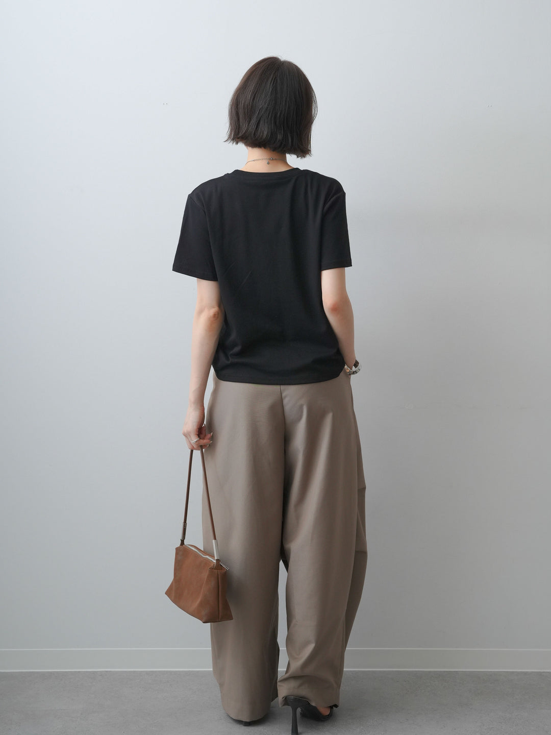 [SET]ドットギャザーフリルデザインTEE+ベルトループカーブタックワイドパンツ(2set)