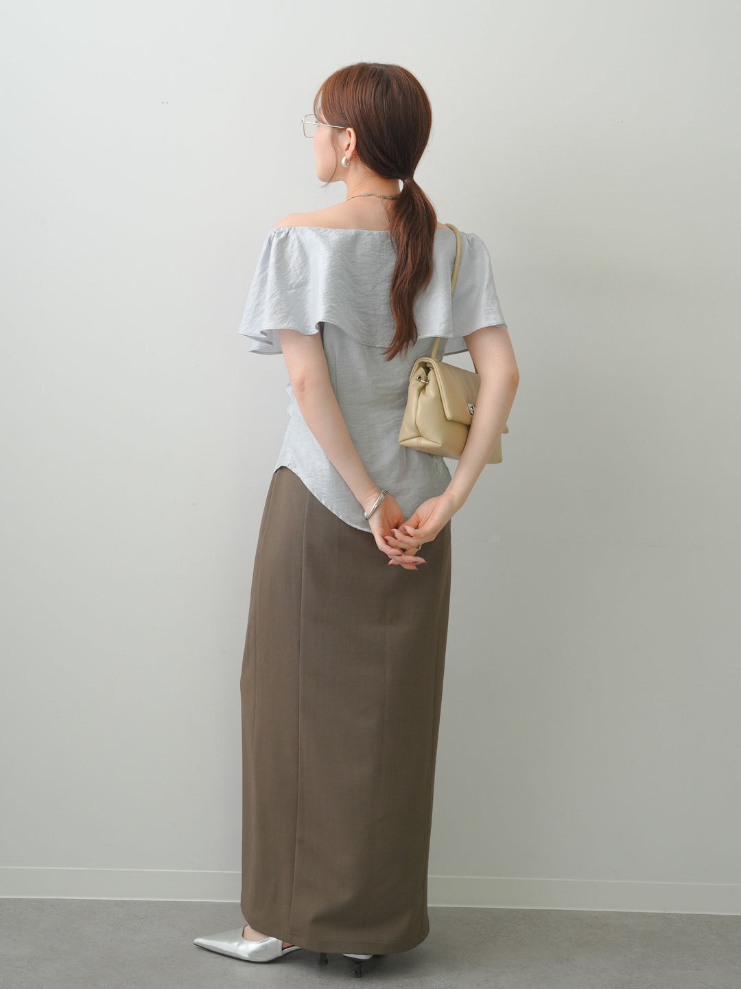 [SET]ラッフルオフショルブラウス+クレープデシンフラップ付きストレートスカート(2set)
