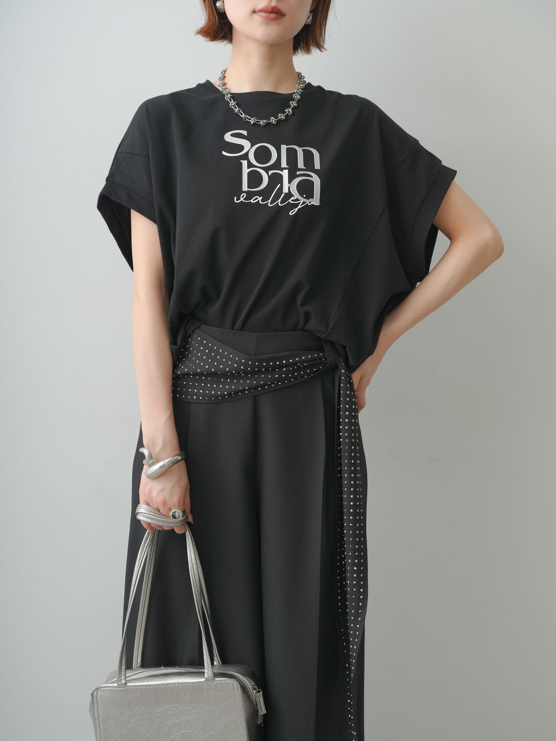 [SET]立体ロゴエンボスTEE +選べるアクセセット(2set)