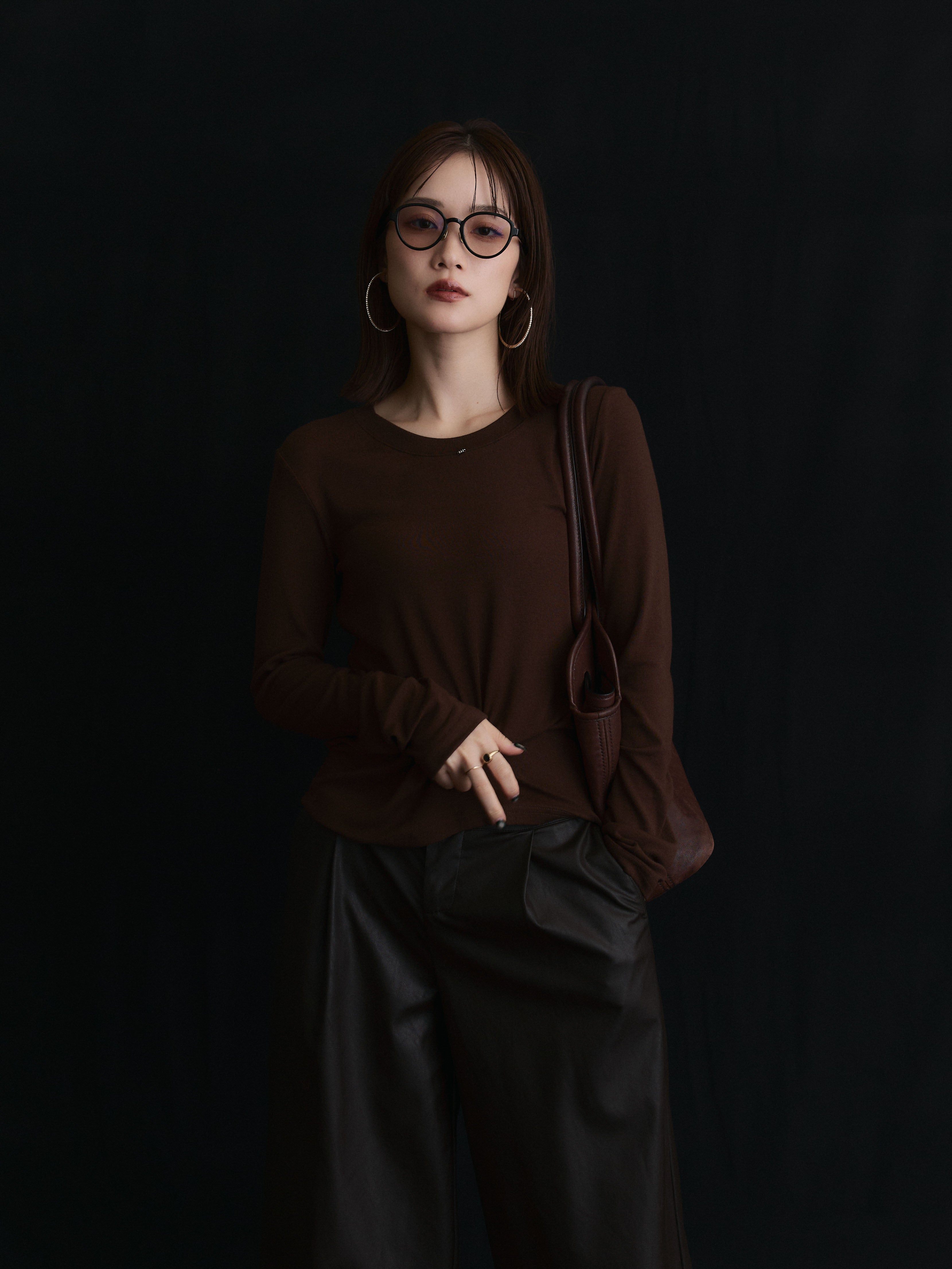 予約]モチーフ付Uネックシアーカットソー/ブラウン – Lumier