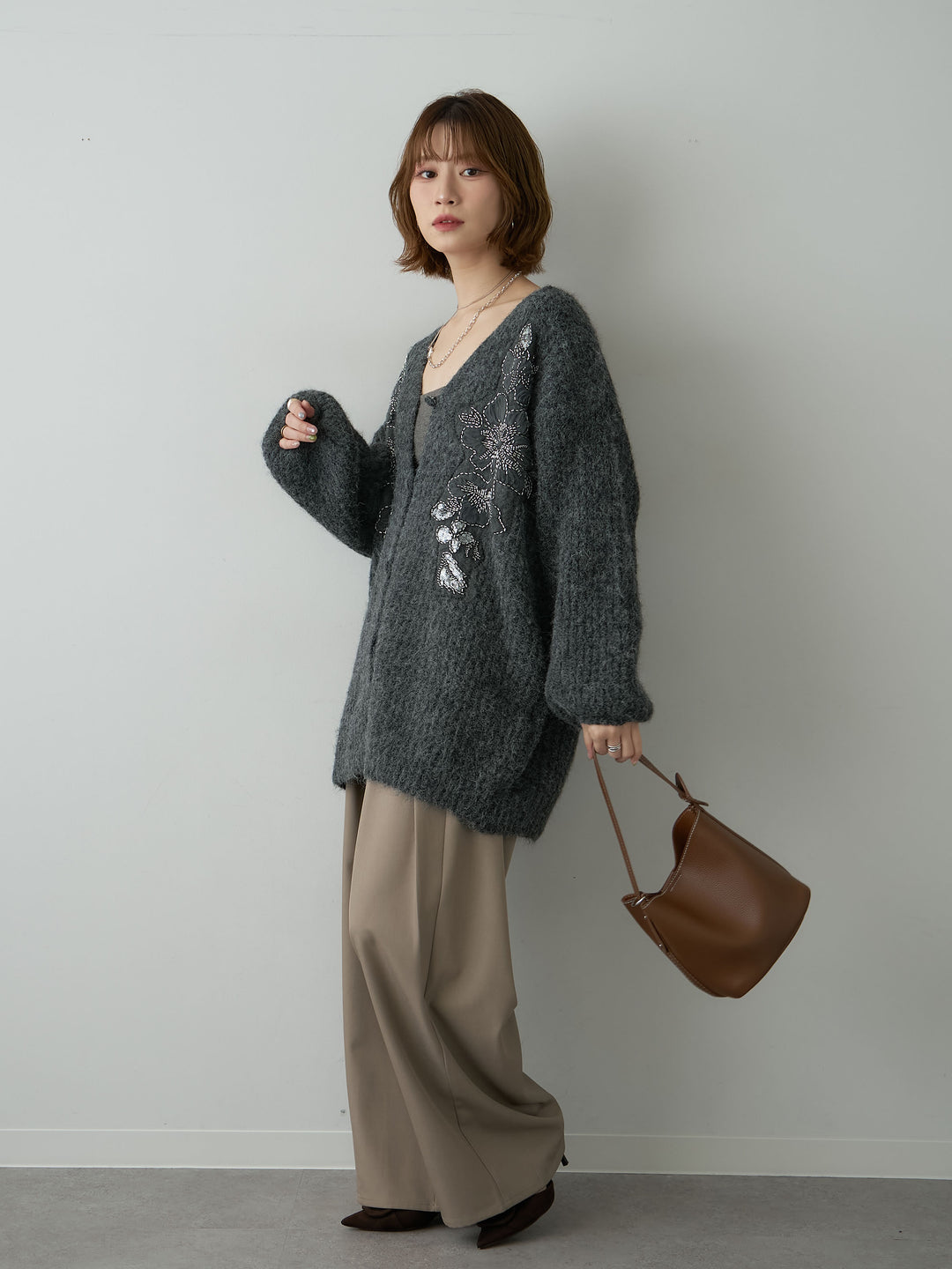[SET]フローラルビーズニットロングカーディガン+ツイルタックワイドパンツ(2set)