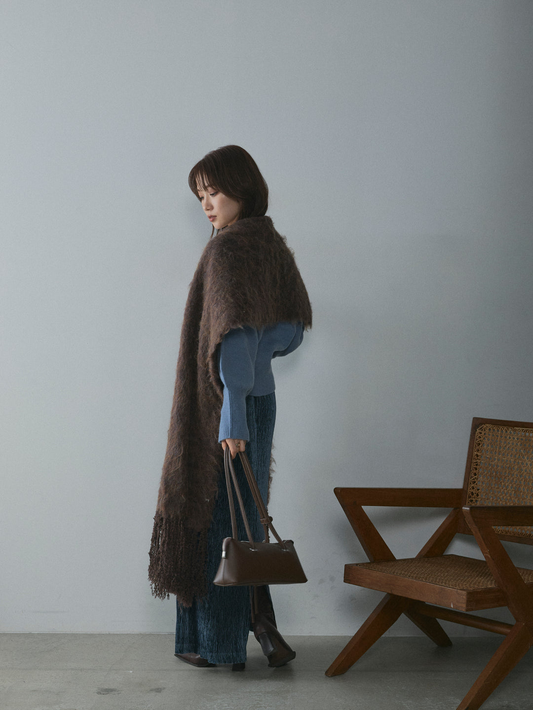 【Allure】[SET]アルパカタッチVネックカーディガン+プリーツベロアタイトスカート(2set)