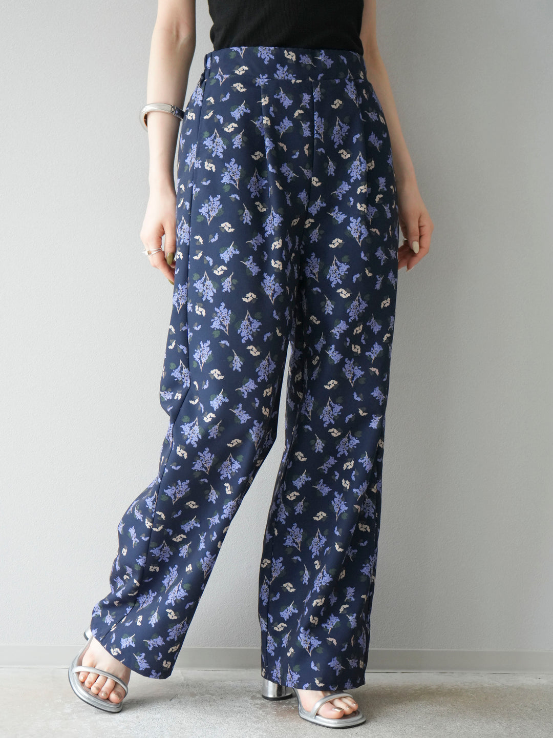 [予約]ブーケプリントタックパンツ/ネイビー