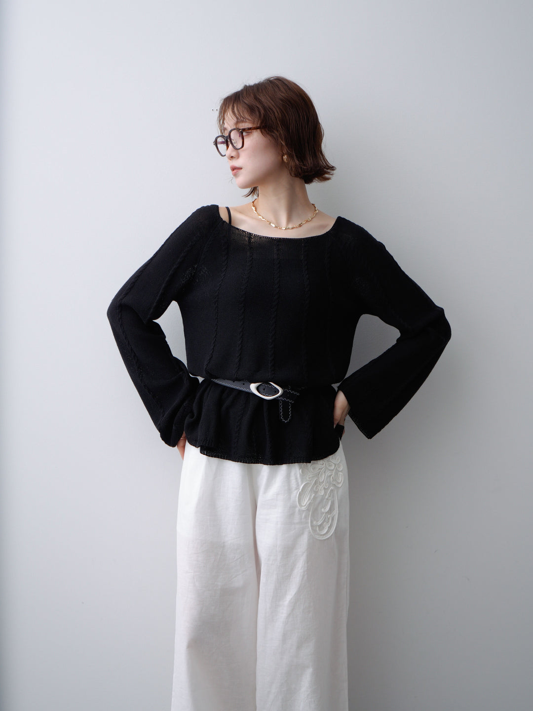[予約]ベルト付ケーブルデザインニットトップス/black